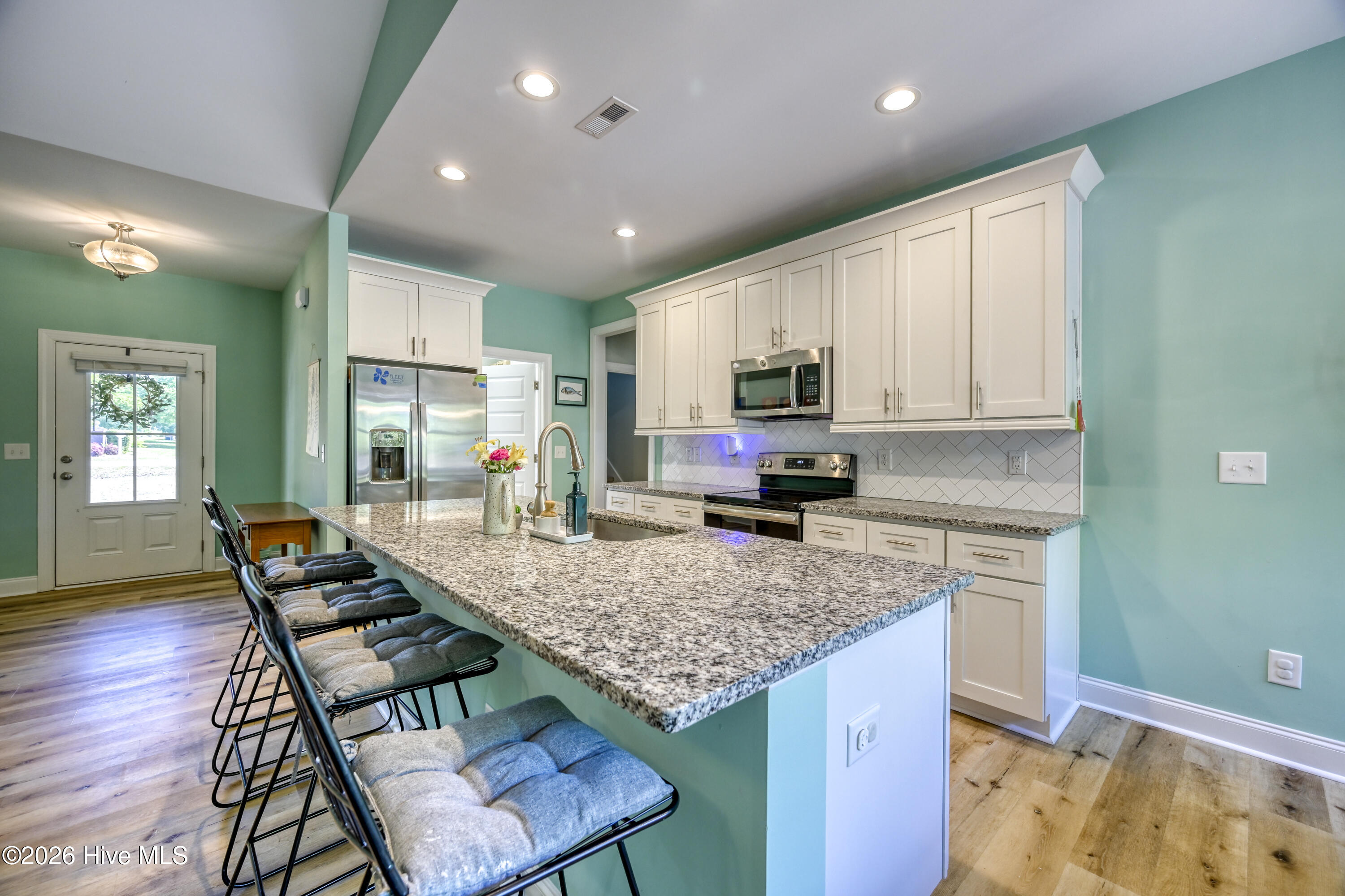 100569284 | Photo 13