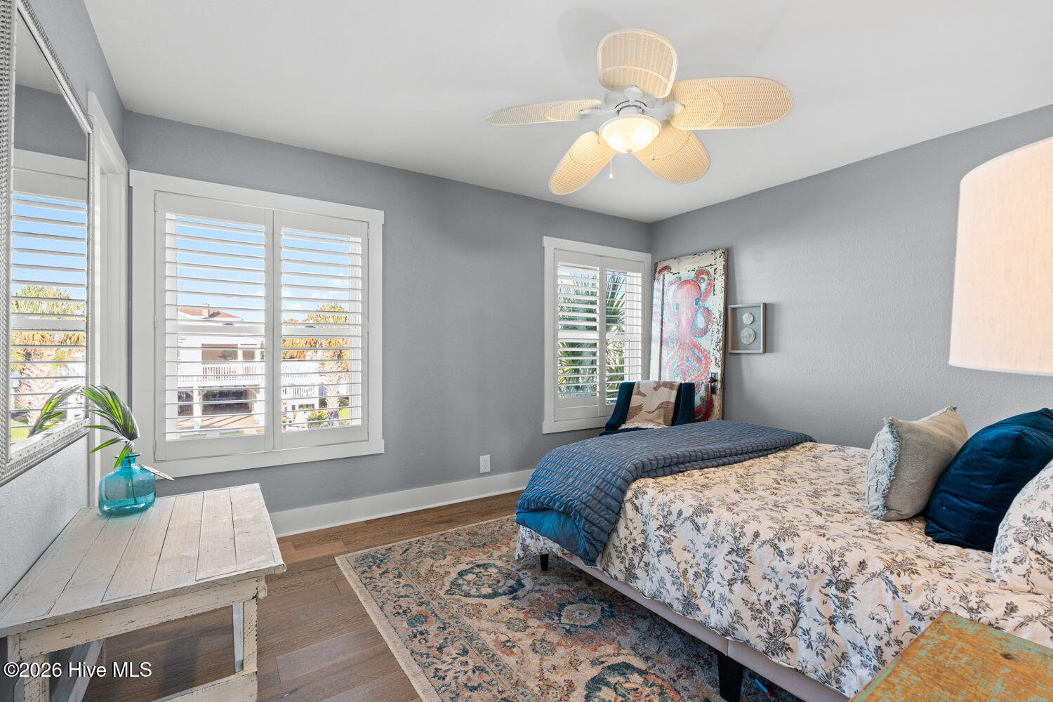 100569670 | Photo 16