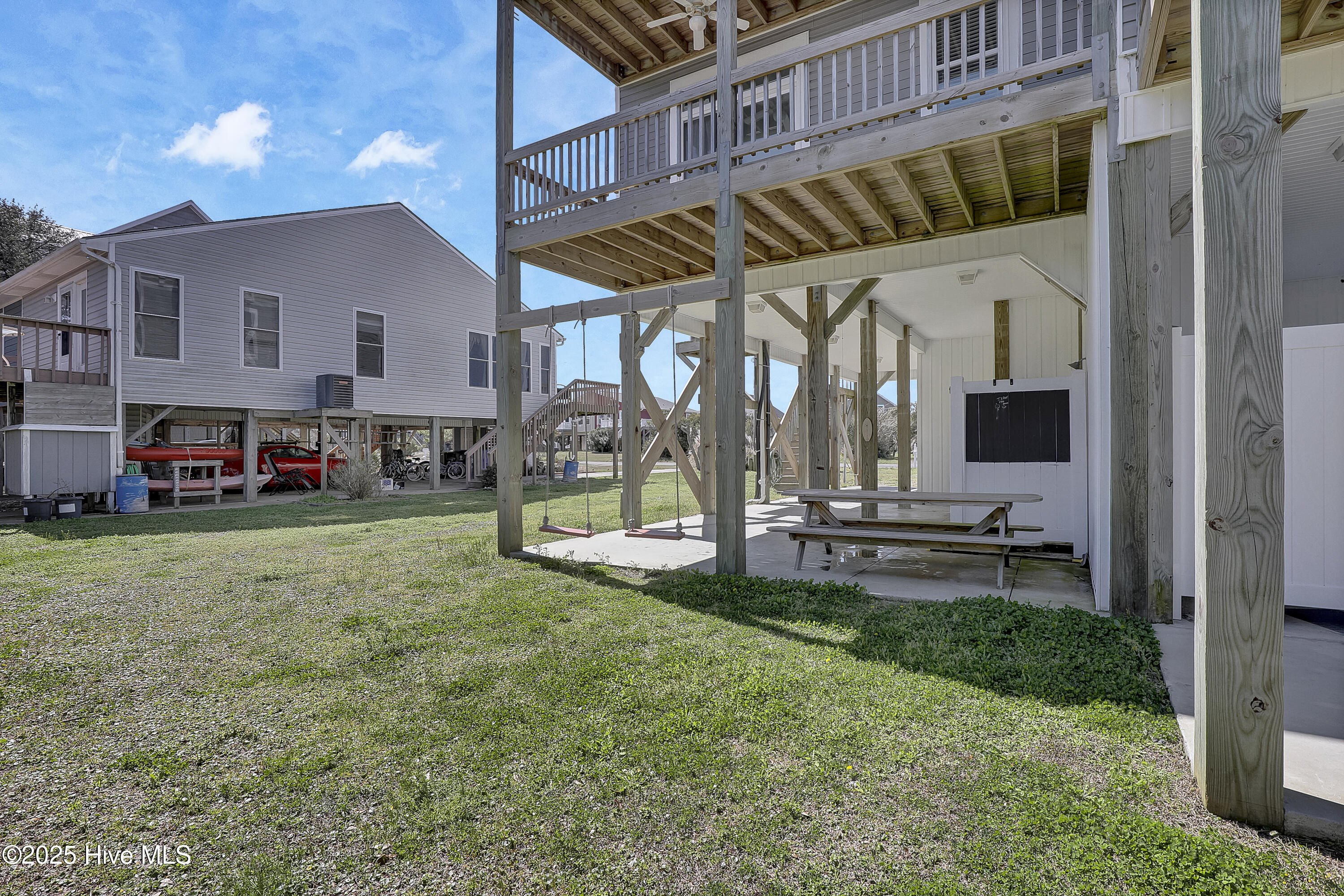 100523798 | Photo 30