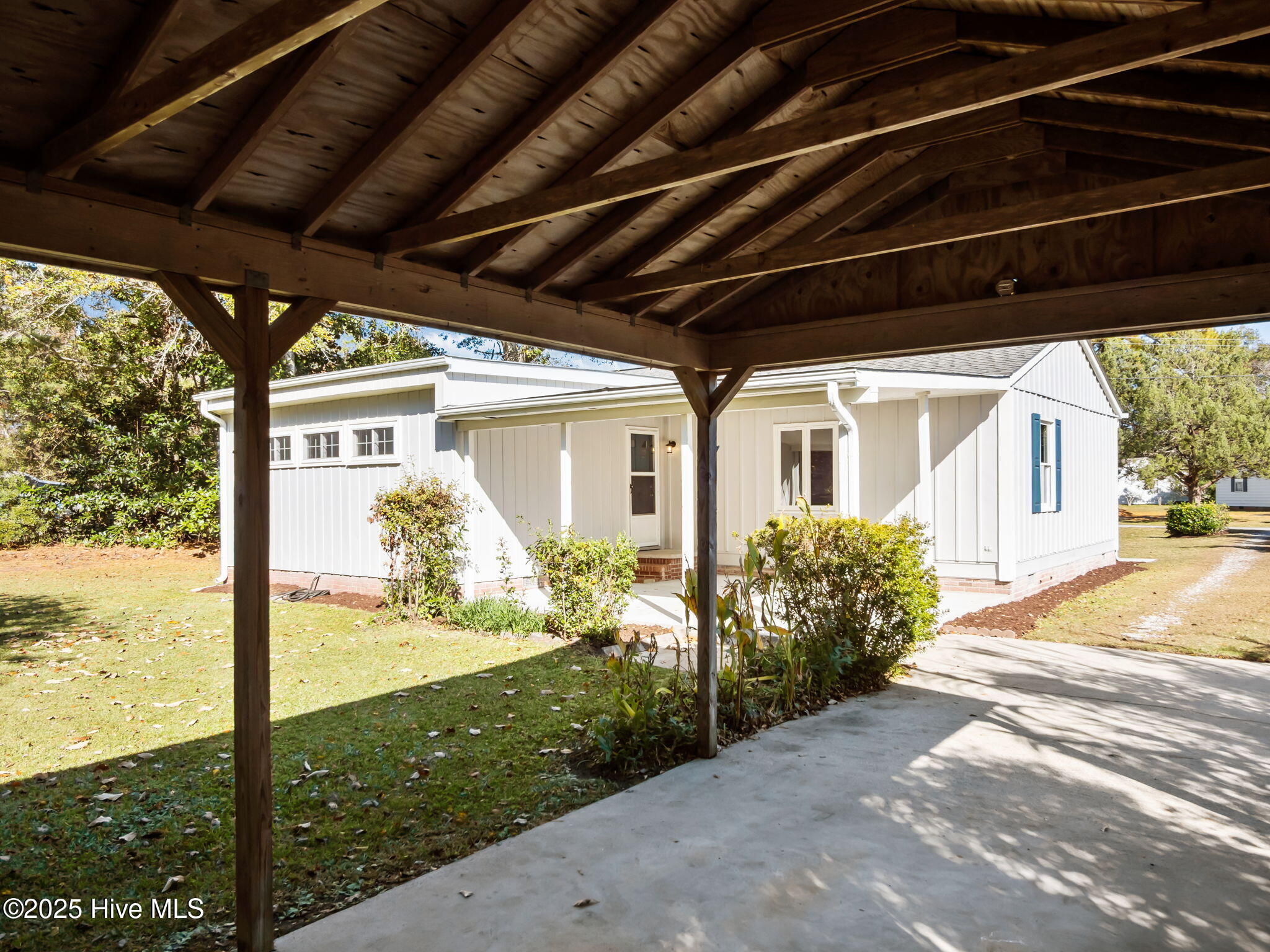 2859 Easy Street,Newport