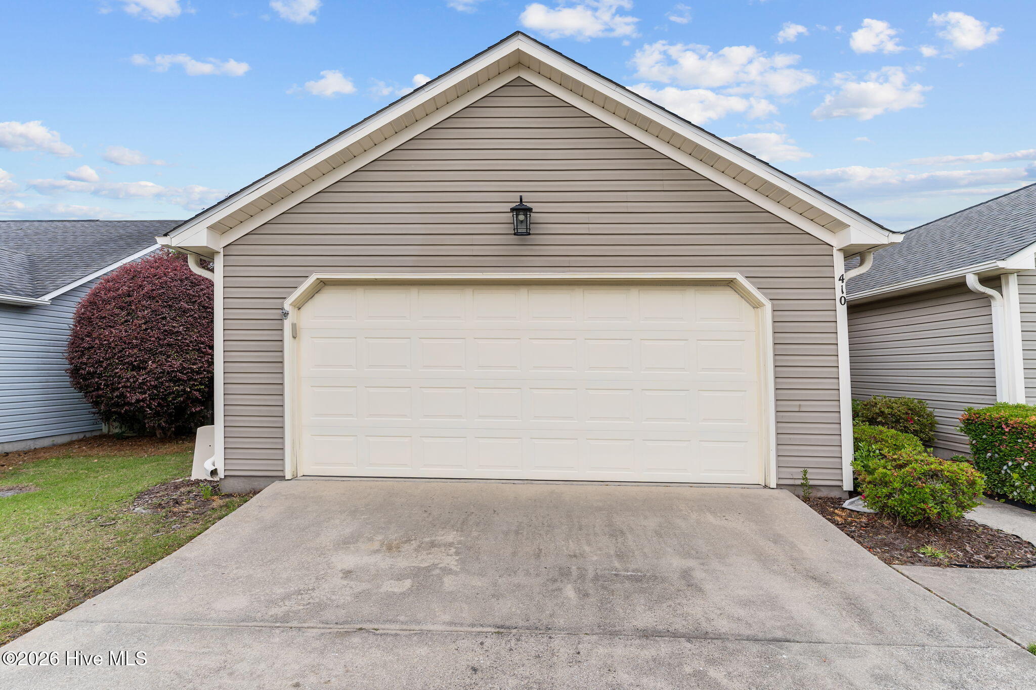 100569339 | Photo 47