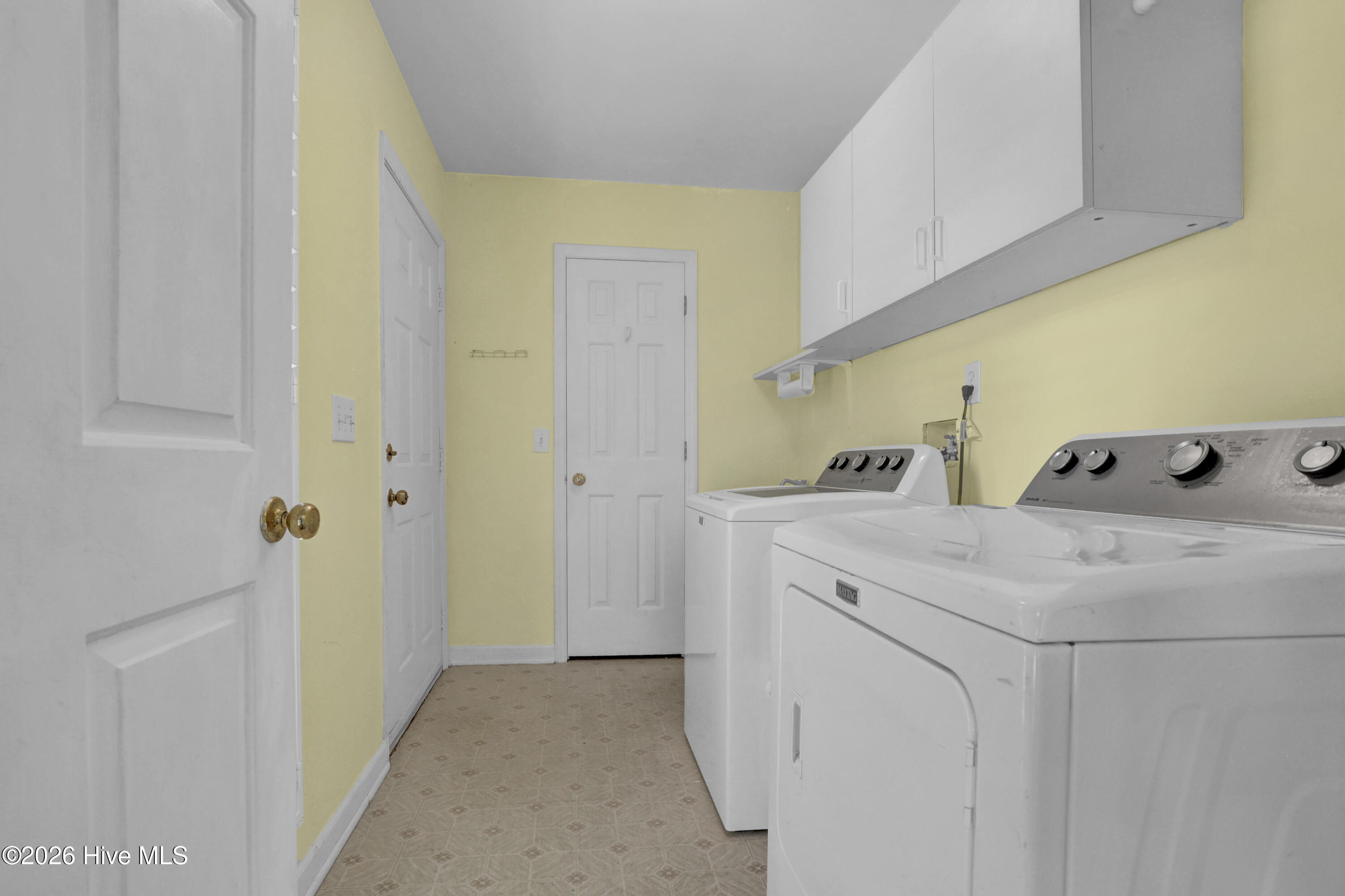 100570450 | Photo 24