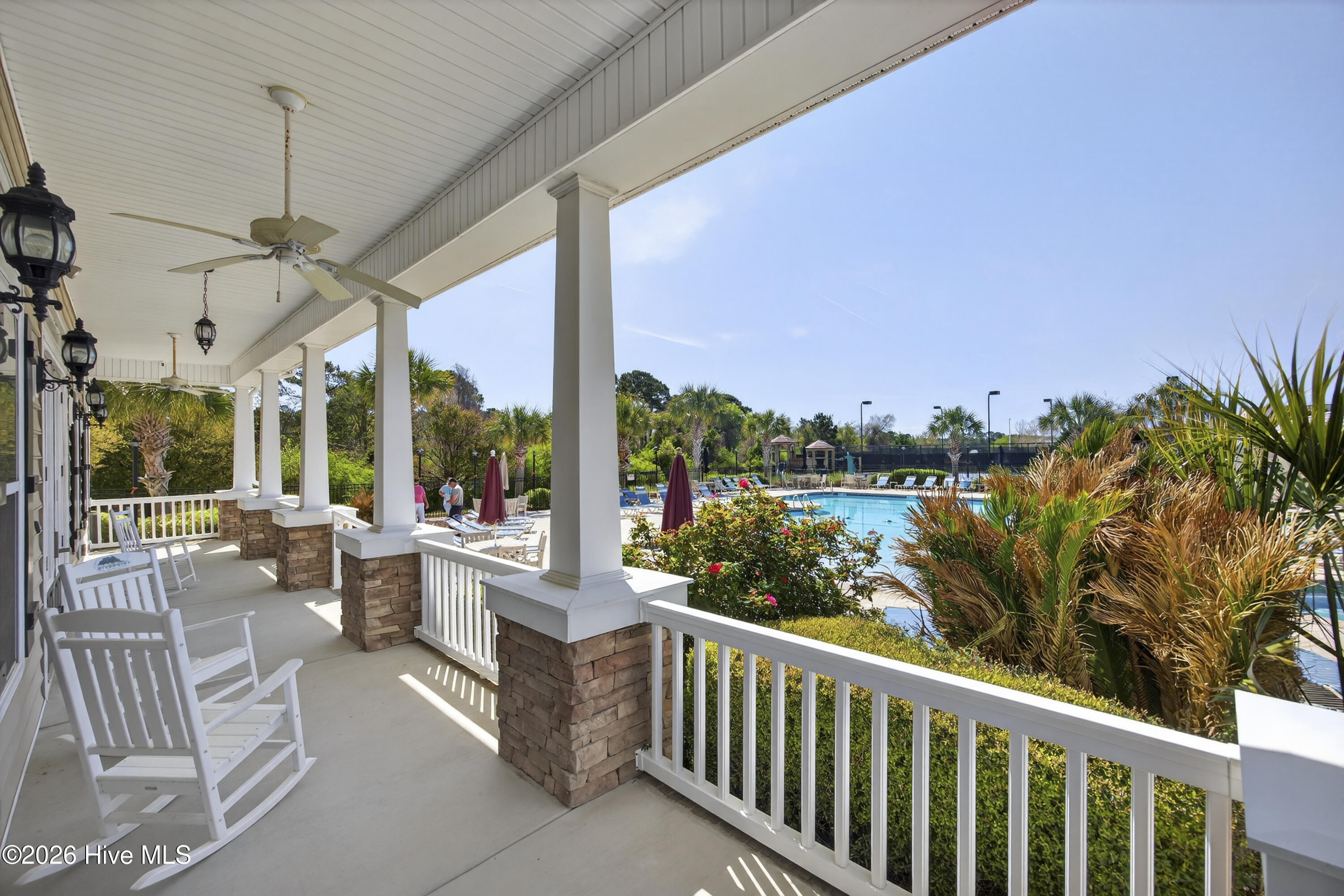 100563500 | Photo 41