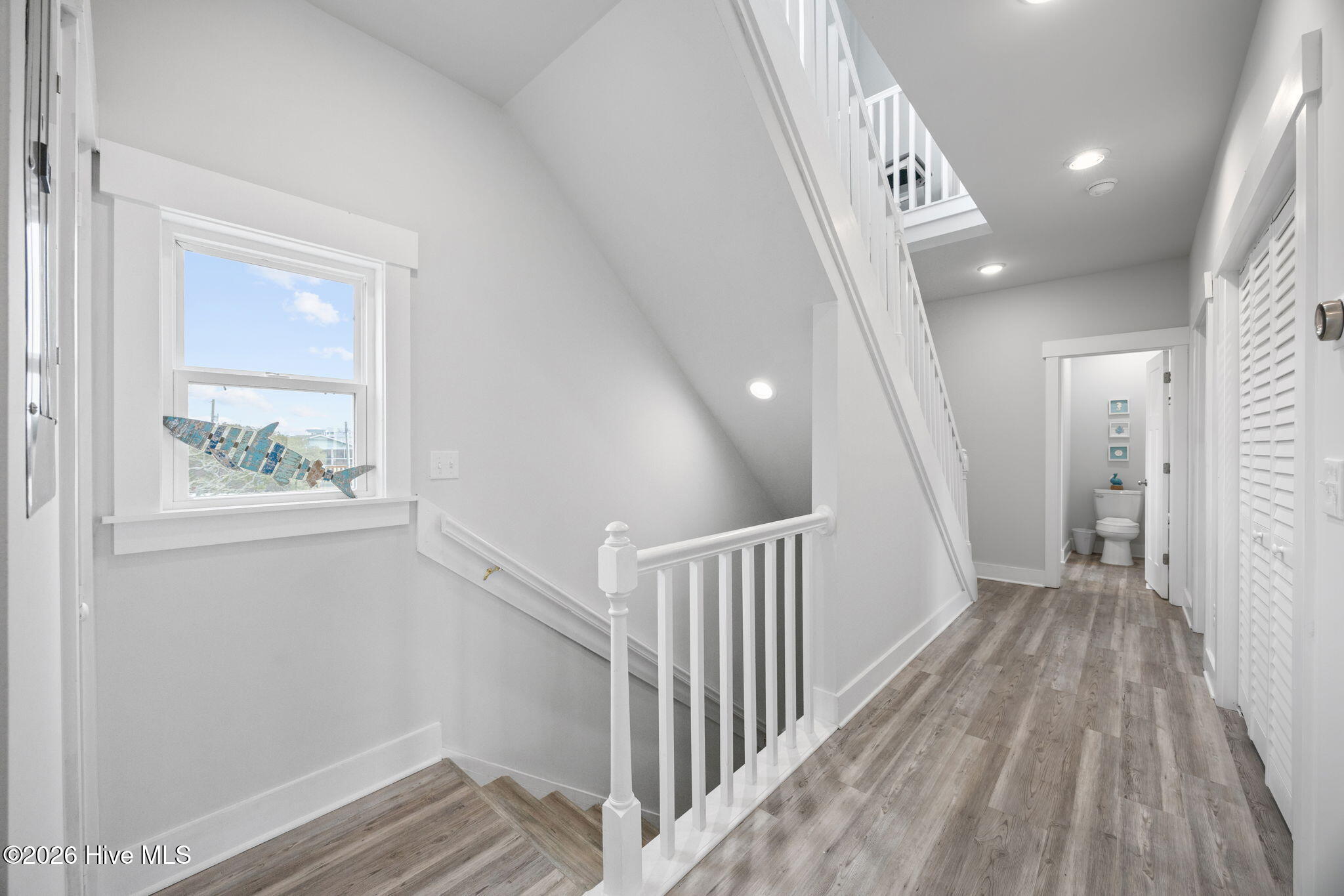 100557334 | Photo 30