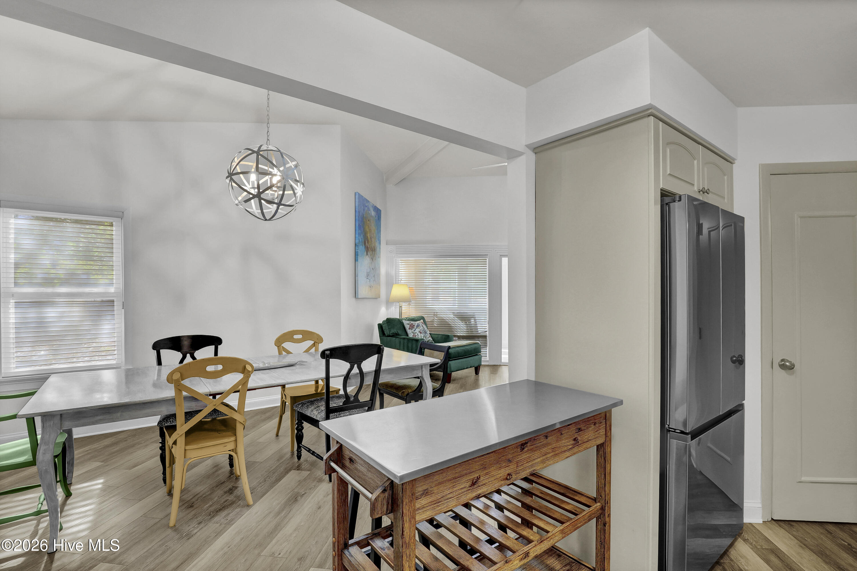 100549280 | Photo 15