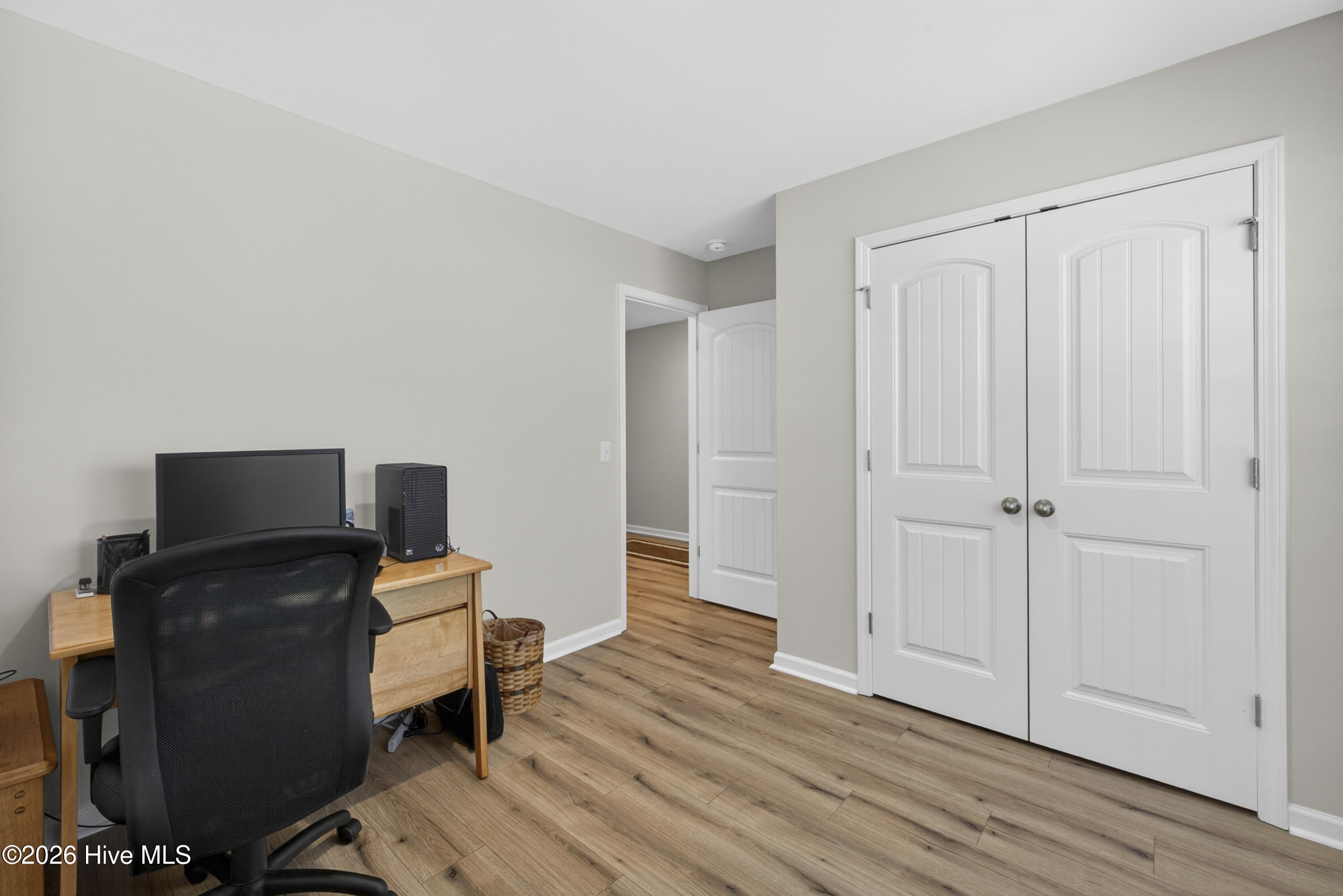 100570076 | Photo 15