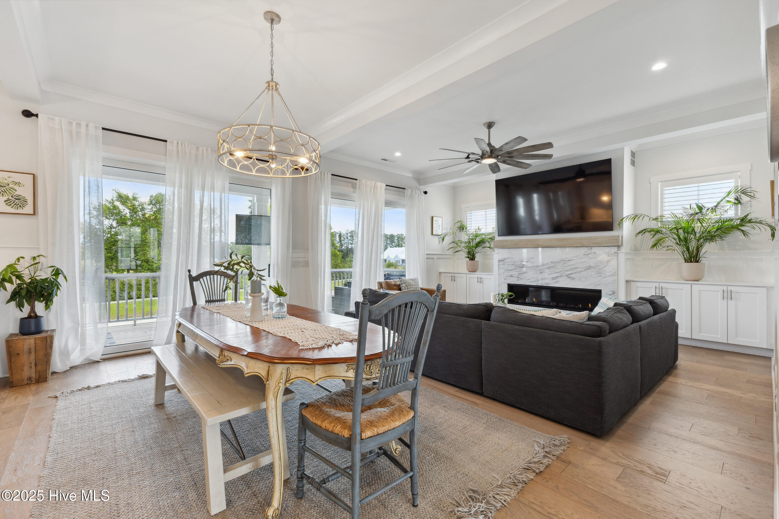 100553970 | Photo 12