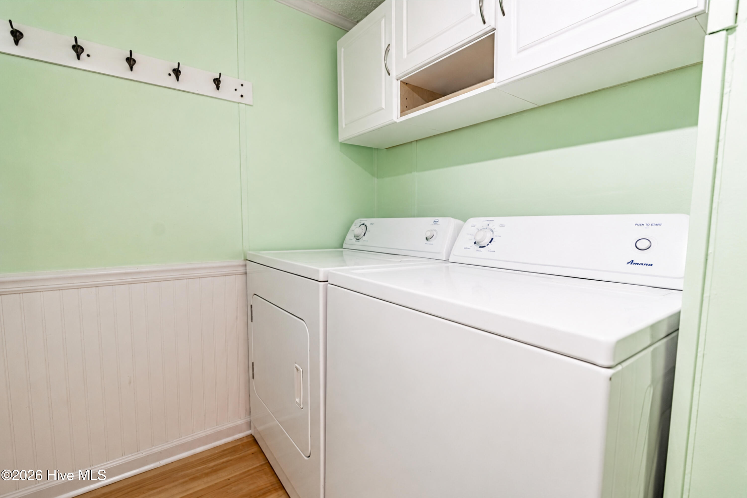 100572630 | Photo 35