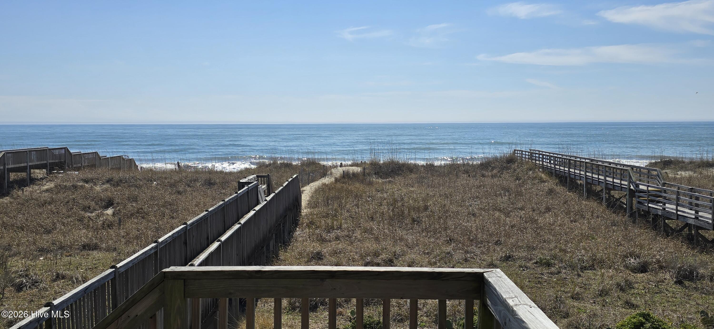 100559141 | Photo 43