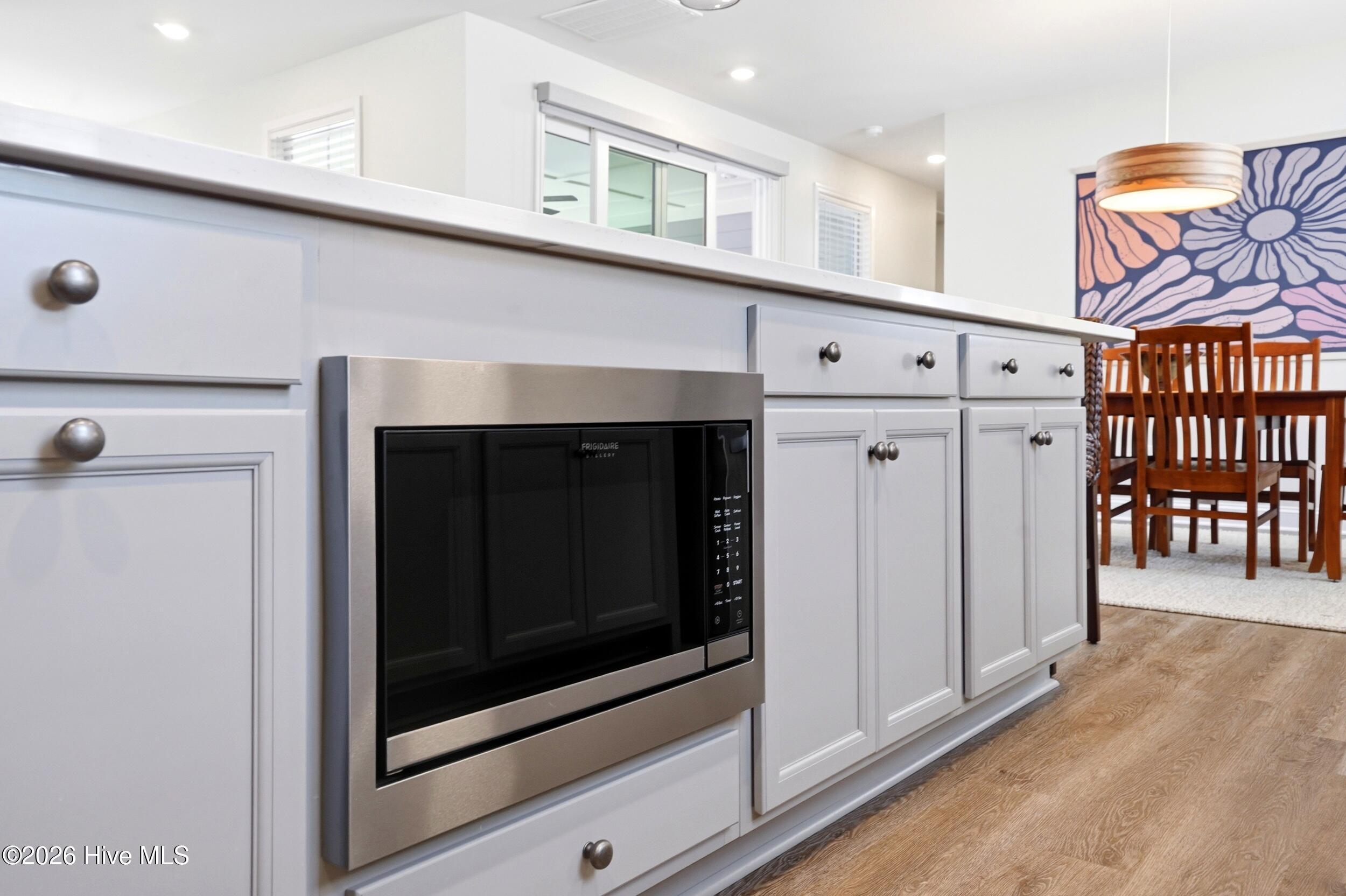 100569050 | Photo 31