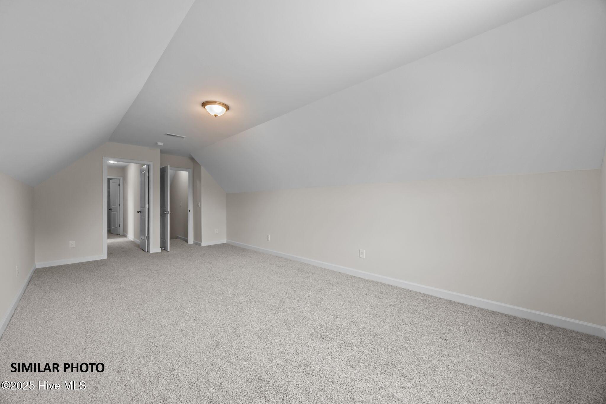 100536105 | Photo 28