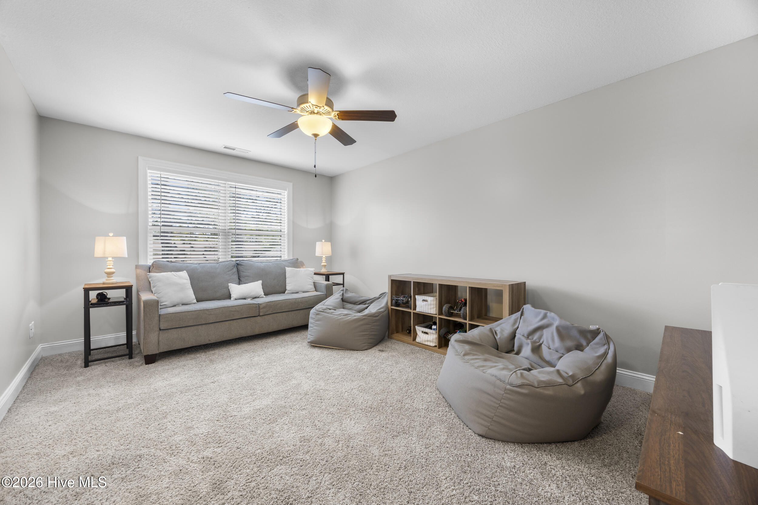 100565893 | Photo 29