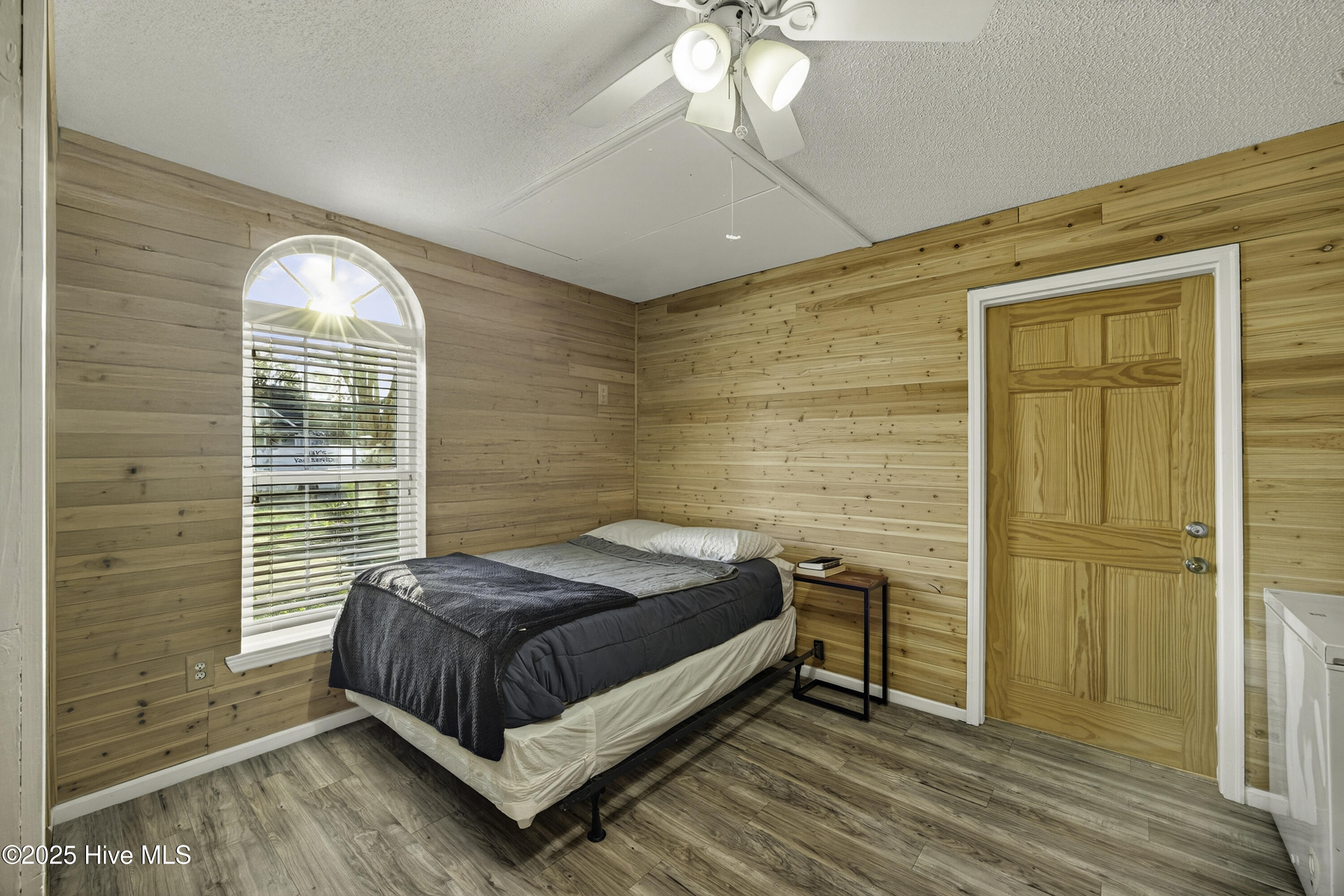 100541929 | Photo 26