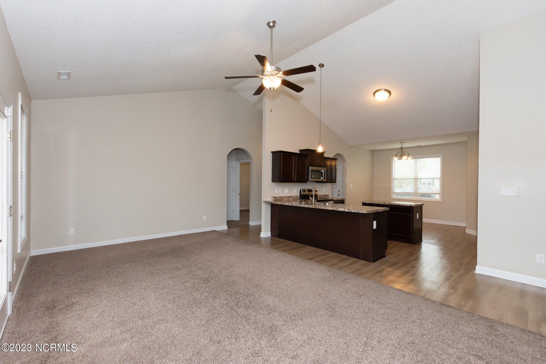 100543785 | Photo 18