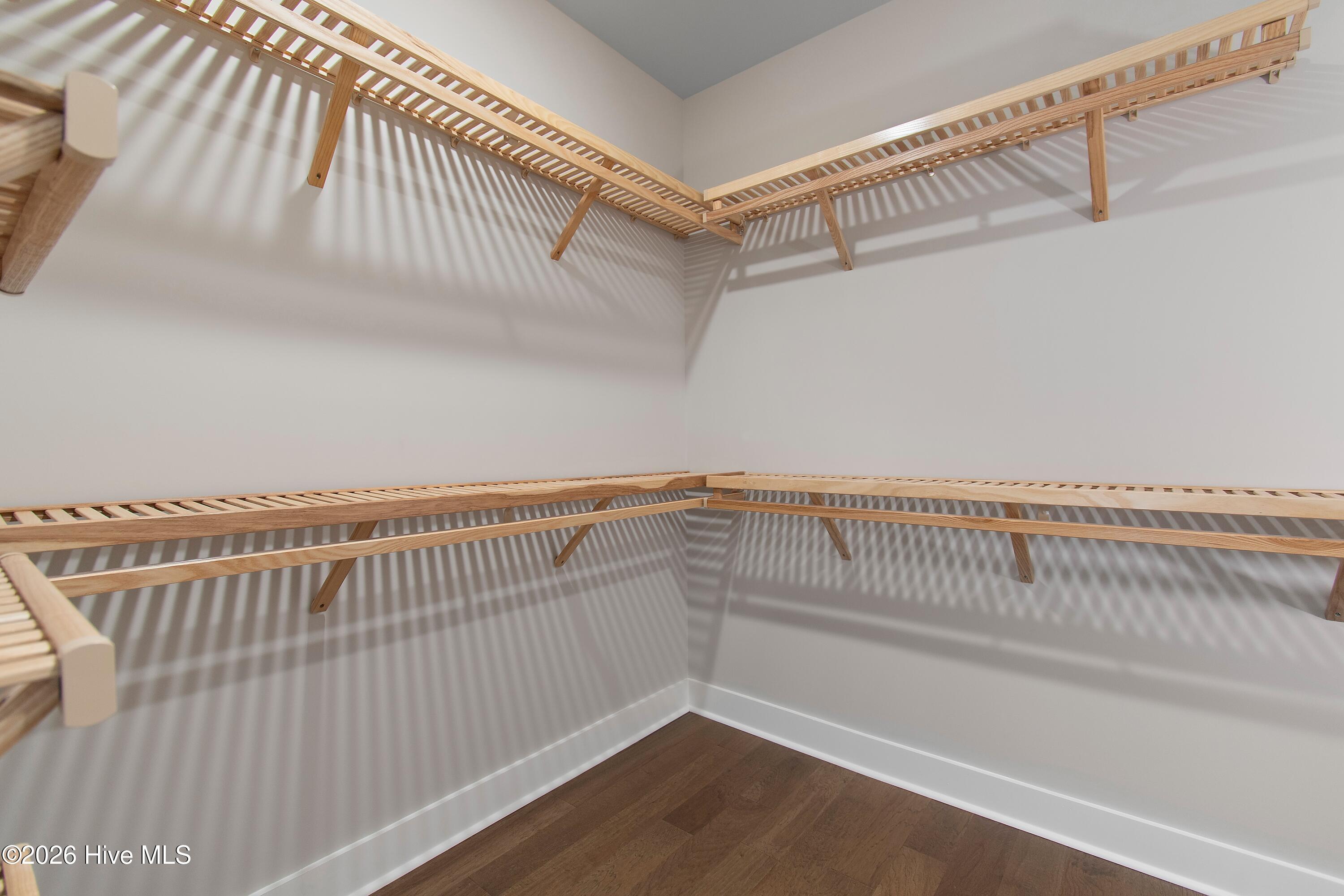 100533287 | Photo 55