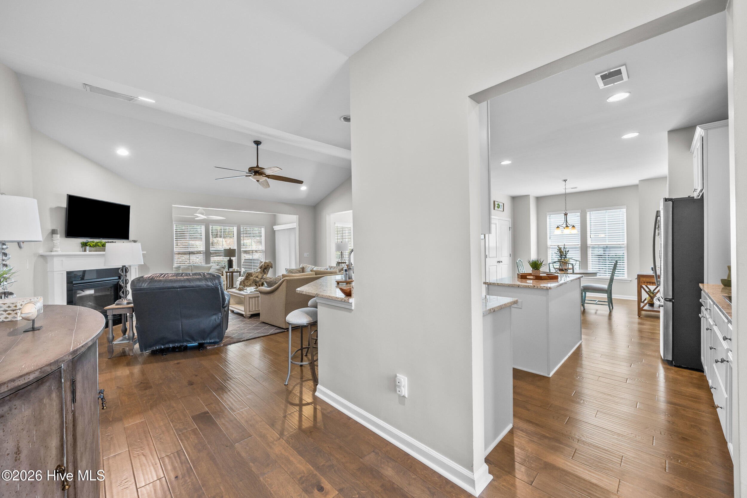 100553871 | Photo 21