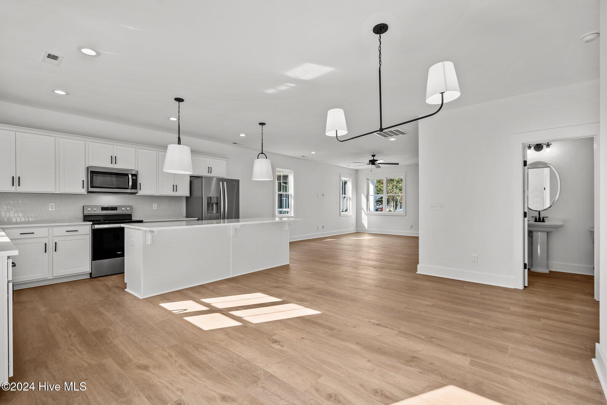 100435133 | Photo 18