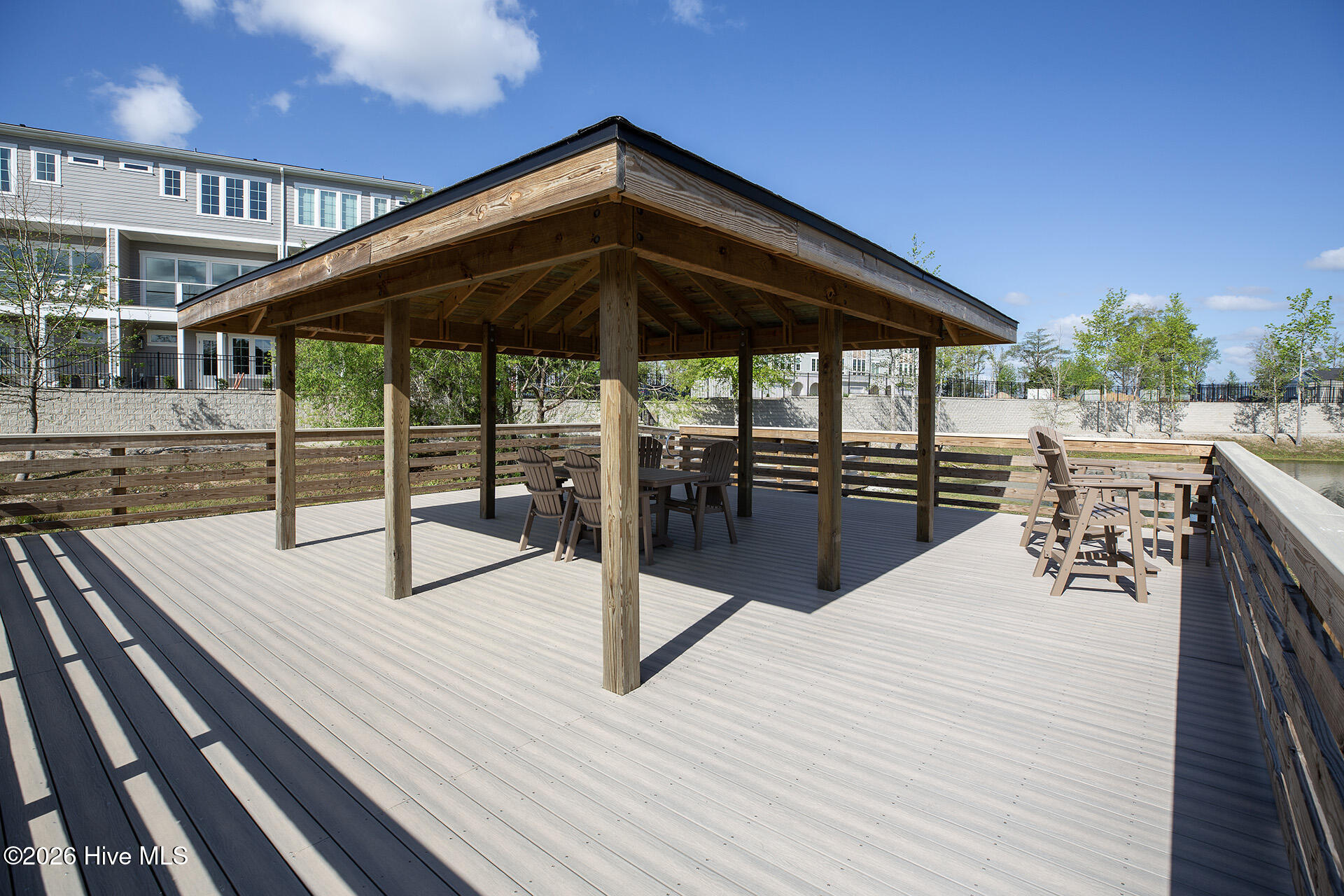 100563450 | Photo 64