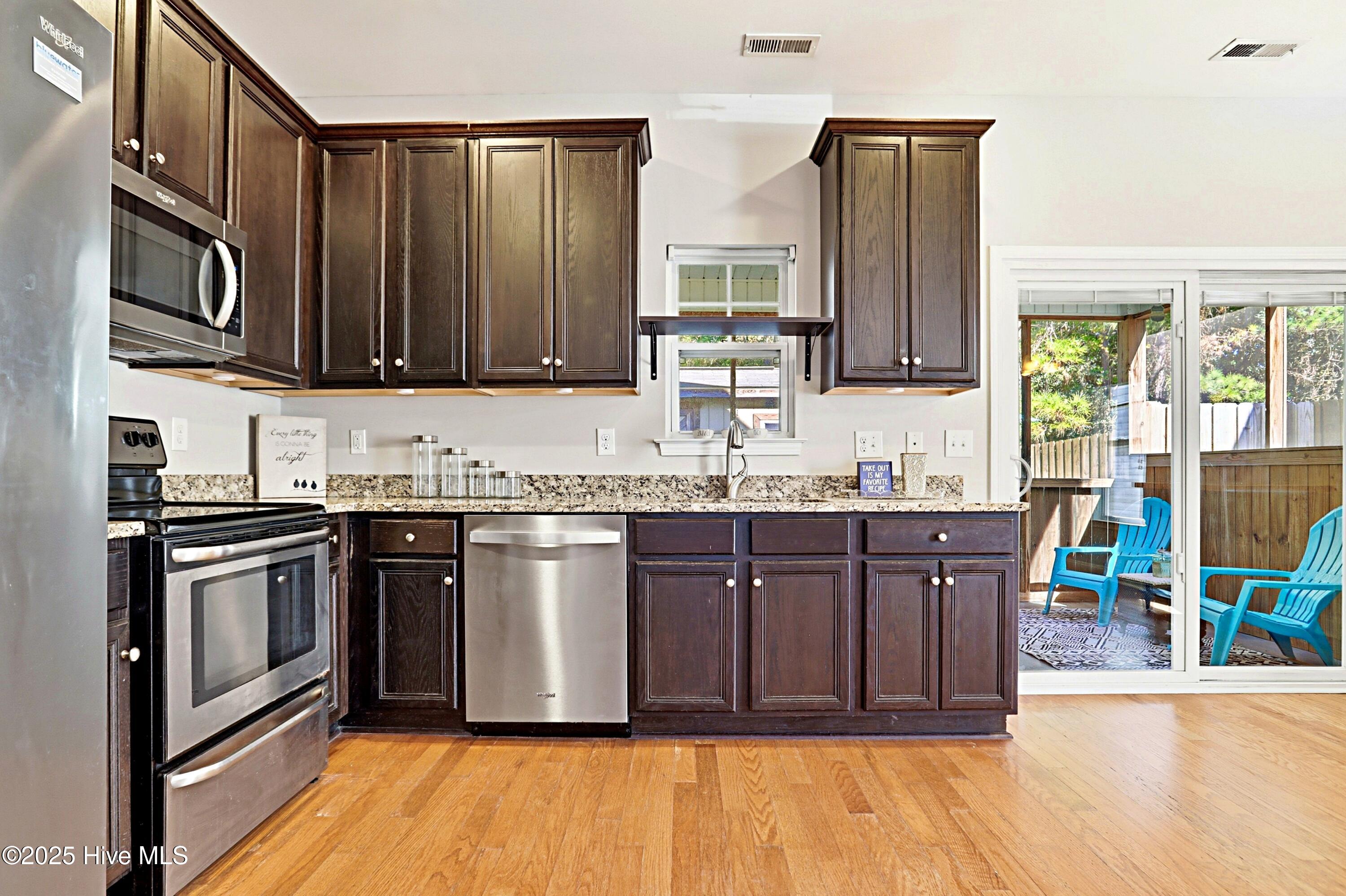 100539974 | Photo 12