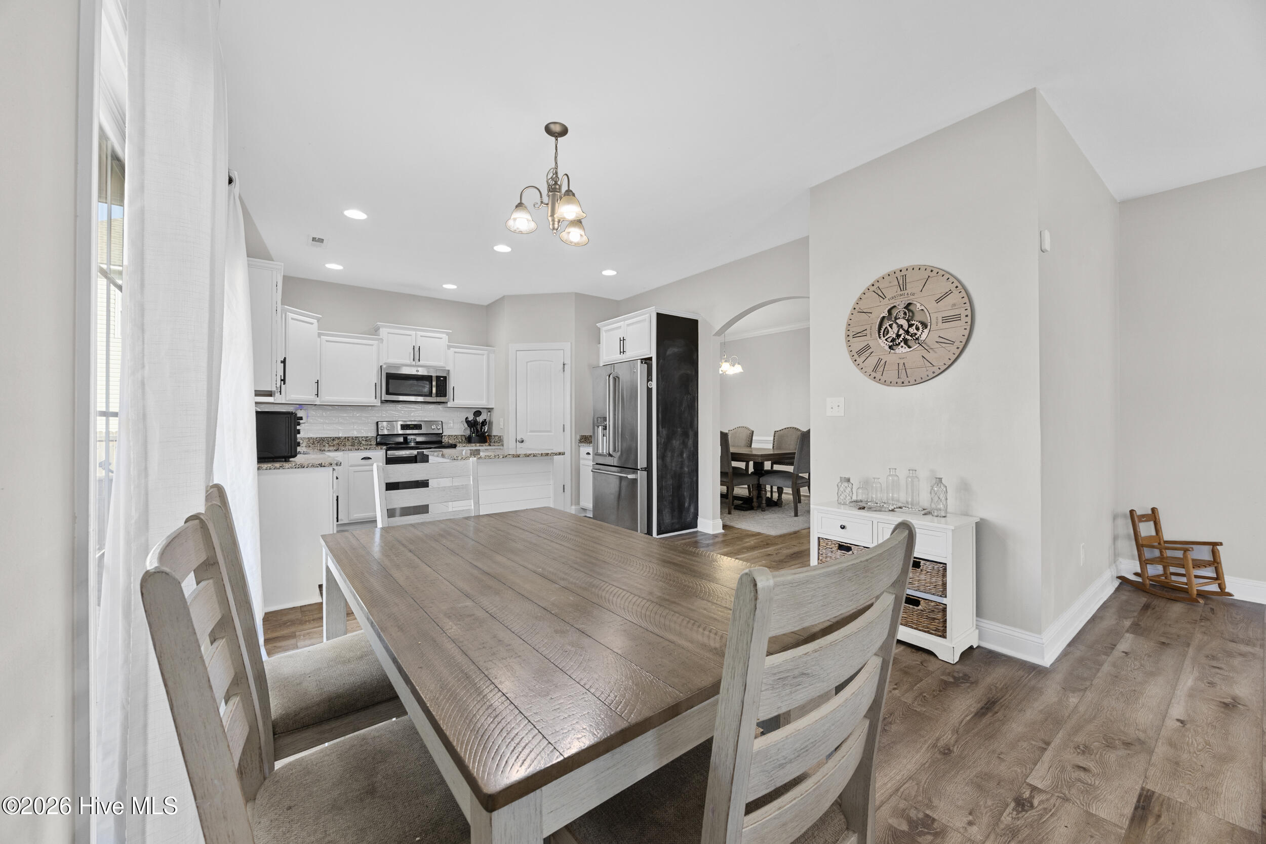 100564853 | Photo 19