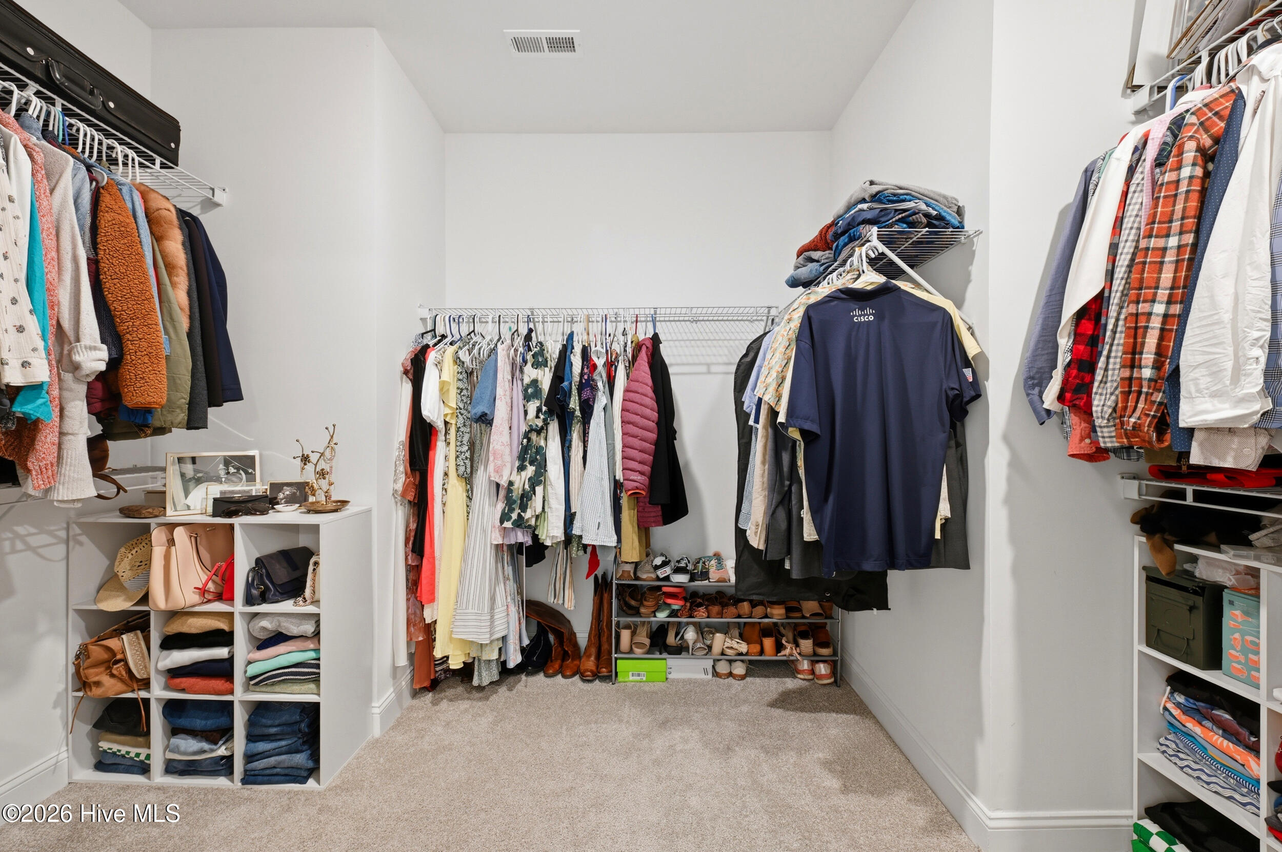 100562892 | Photo 22