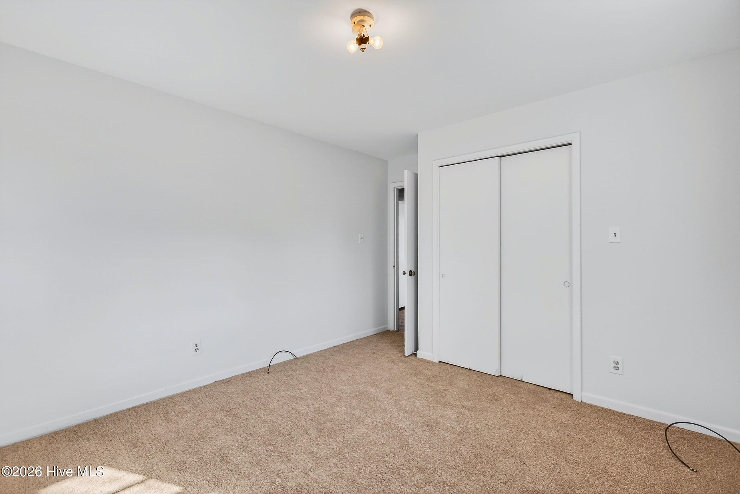 100548057 | Photo 22