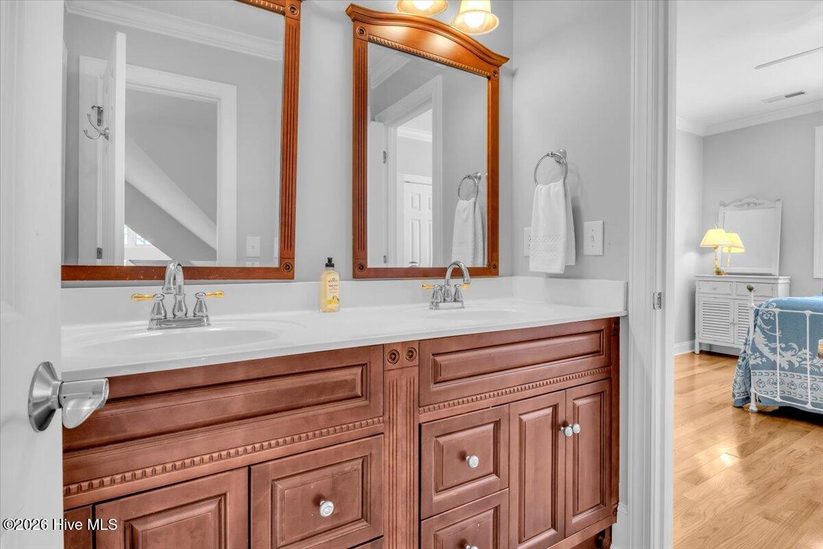 100565920 | Photo 54