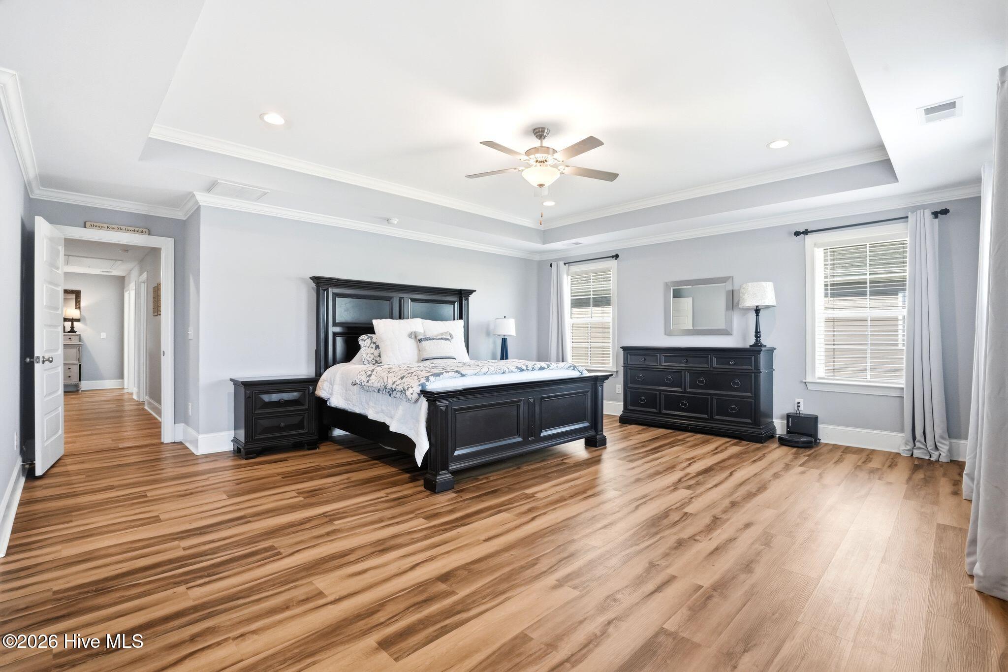 100563287 | Photo 49