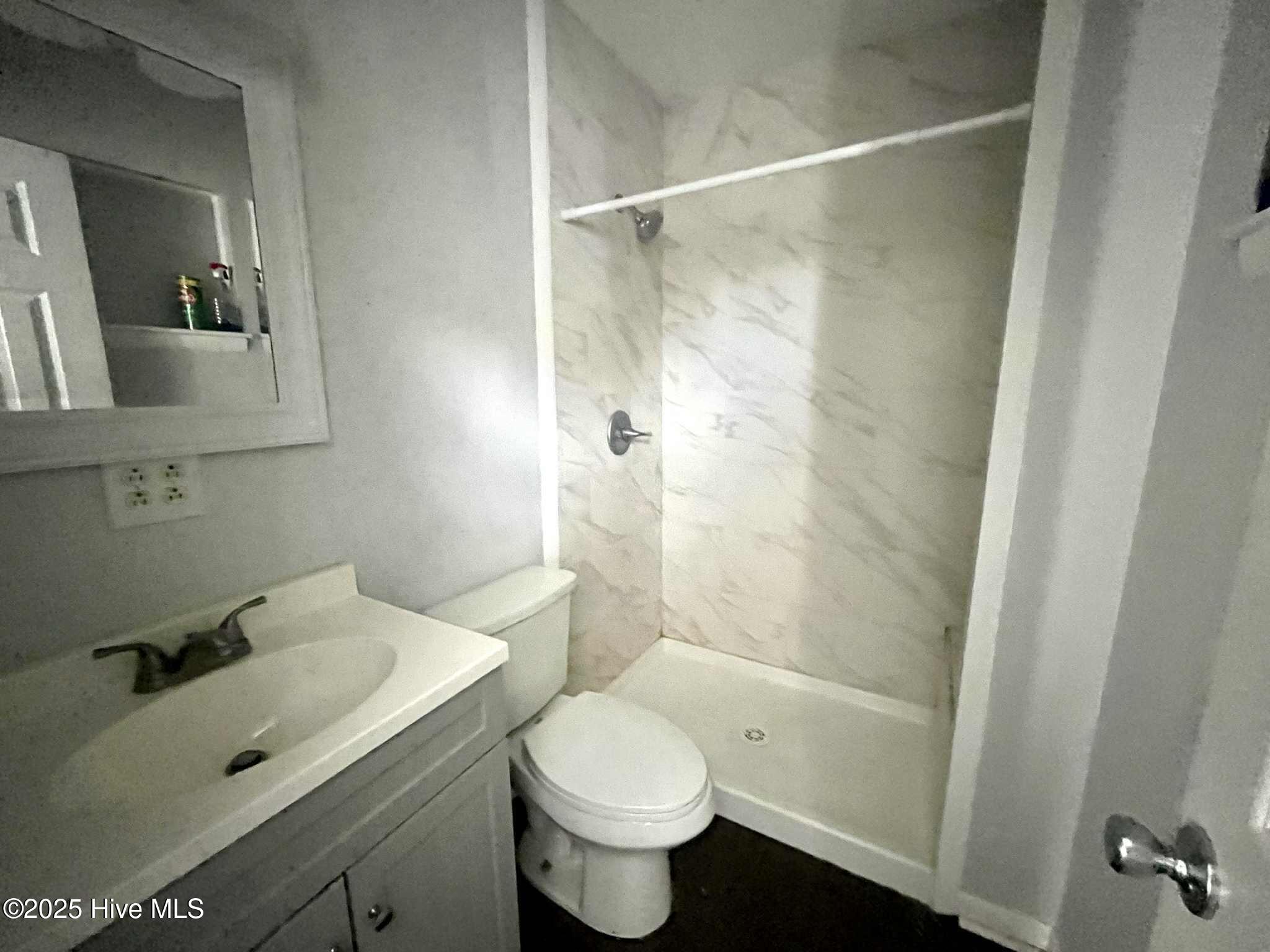 100528280 | Photo 17