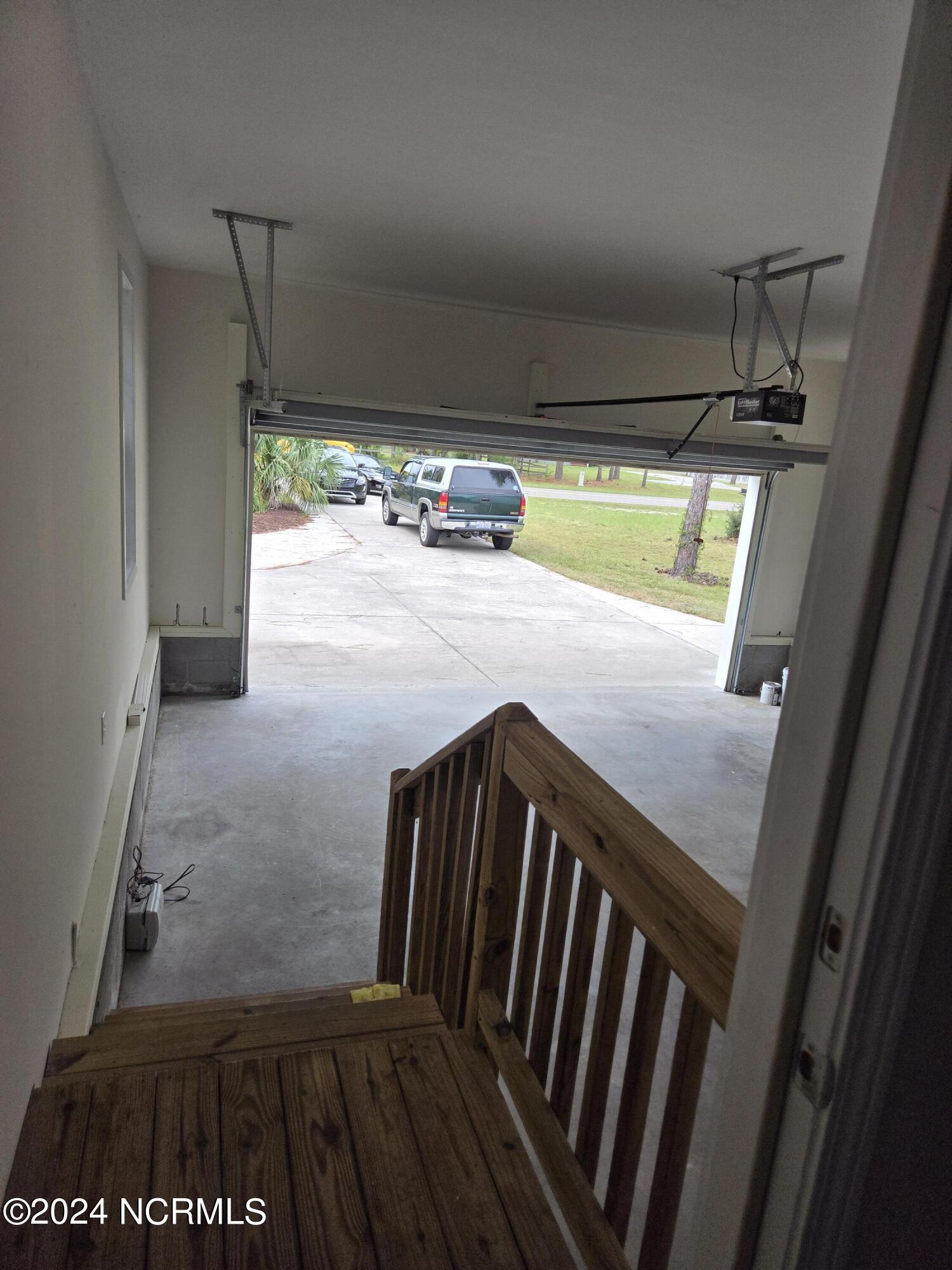 100465743 | Photo 49