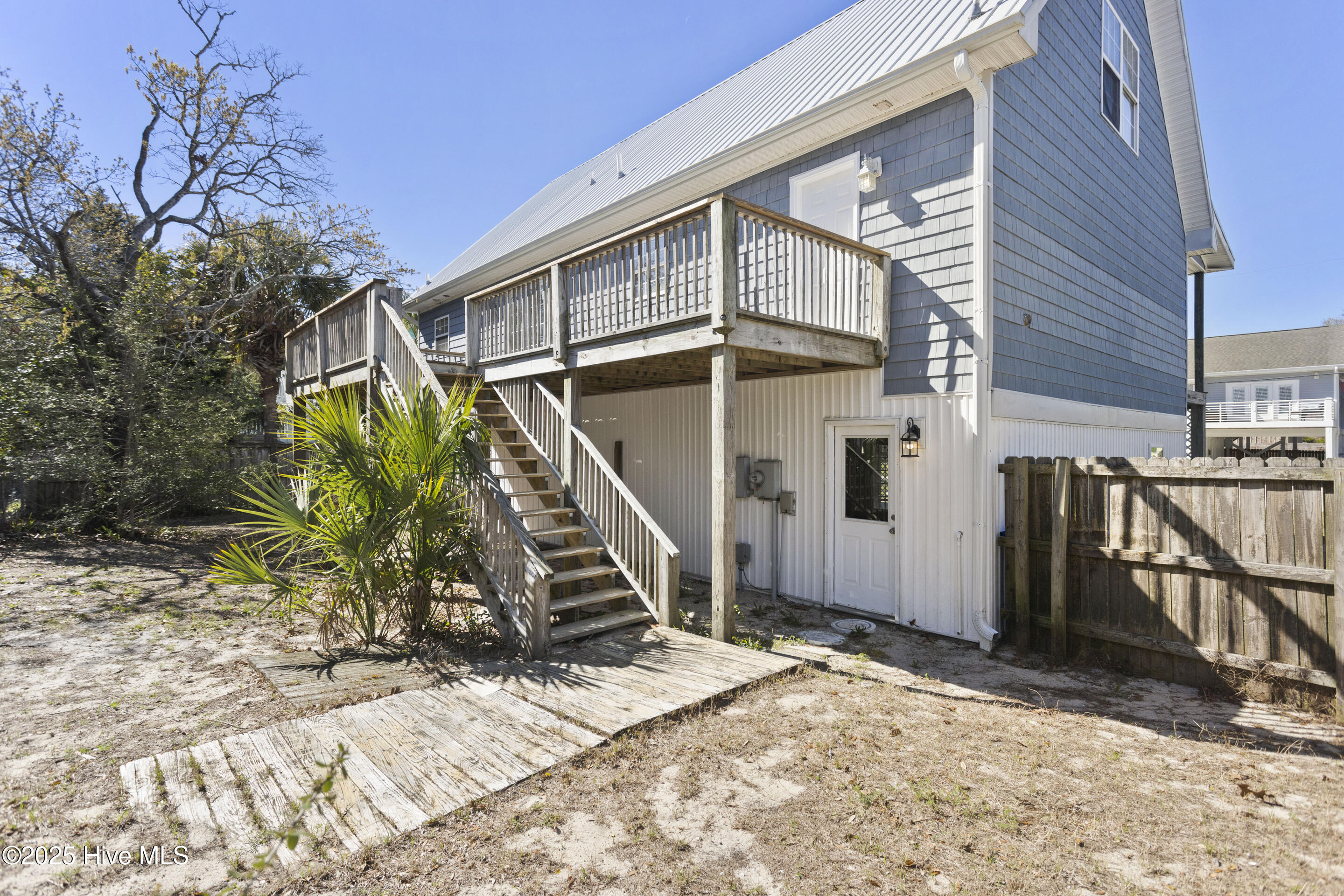 100548338 | Photo 26