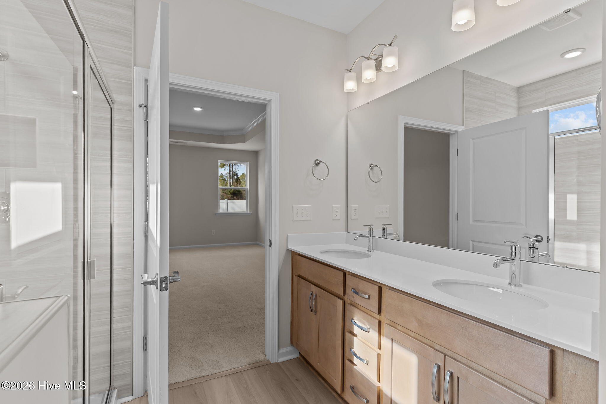 100540347 | Photo 13