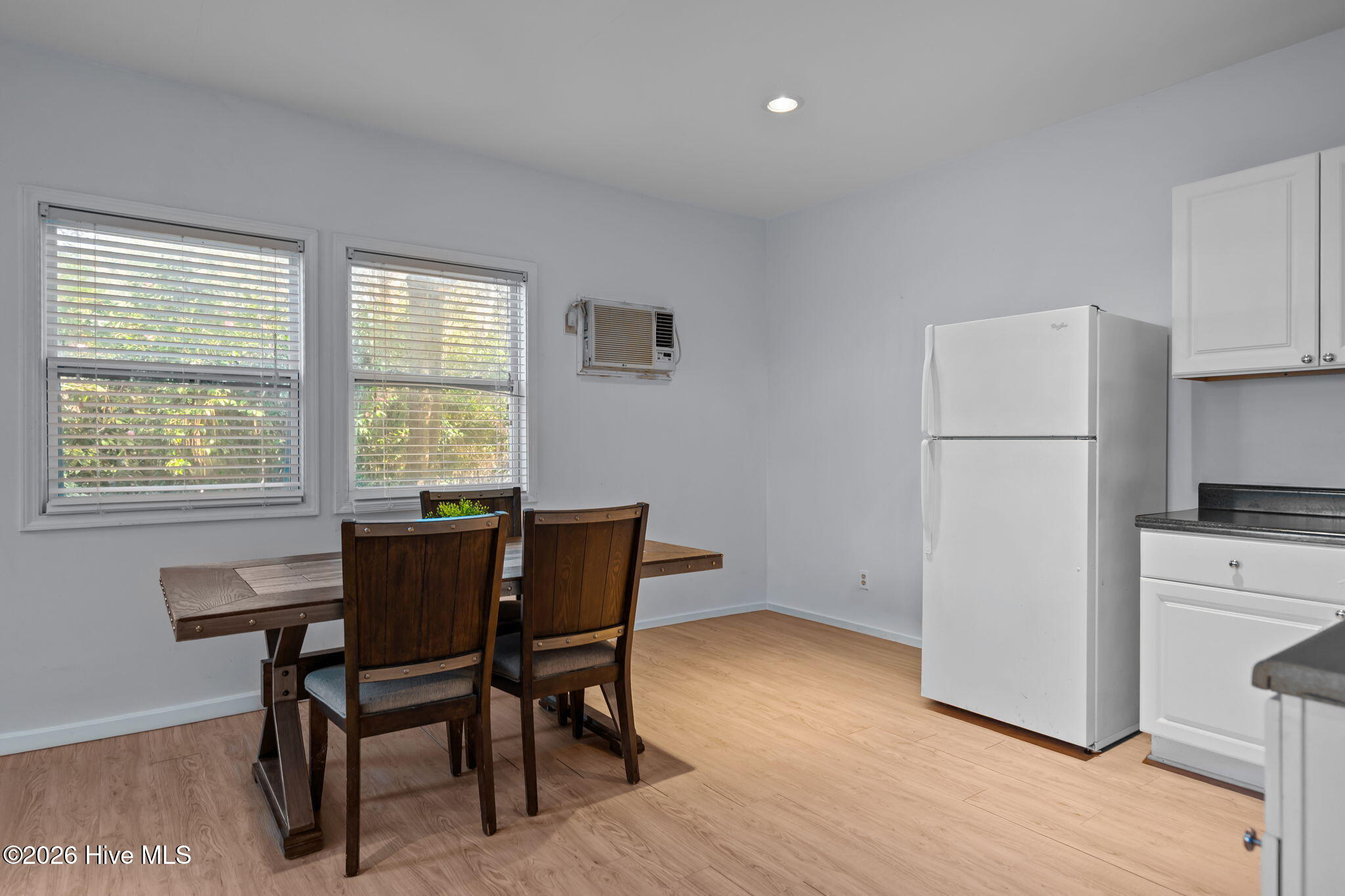 100525803 | Photo 56