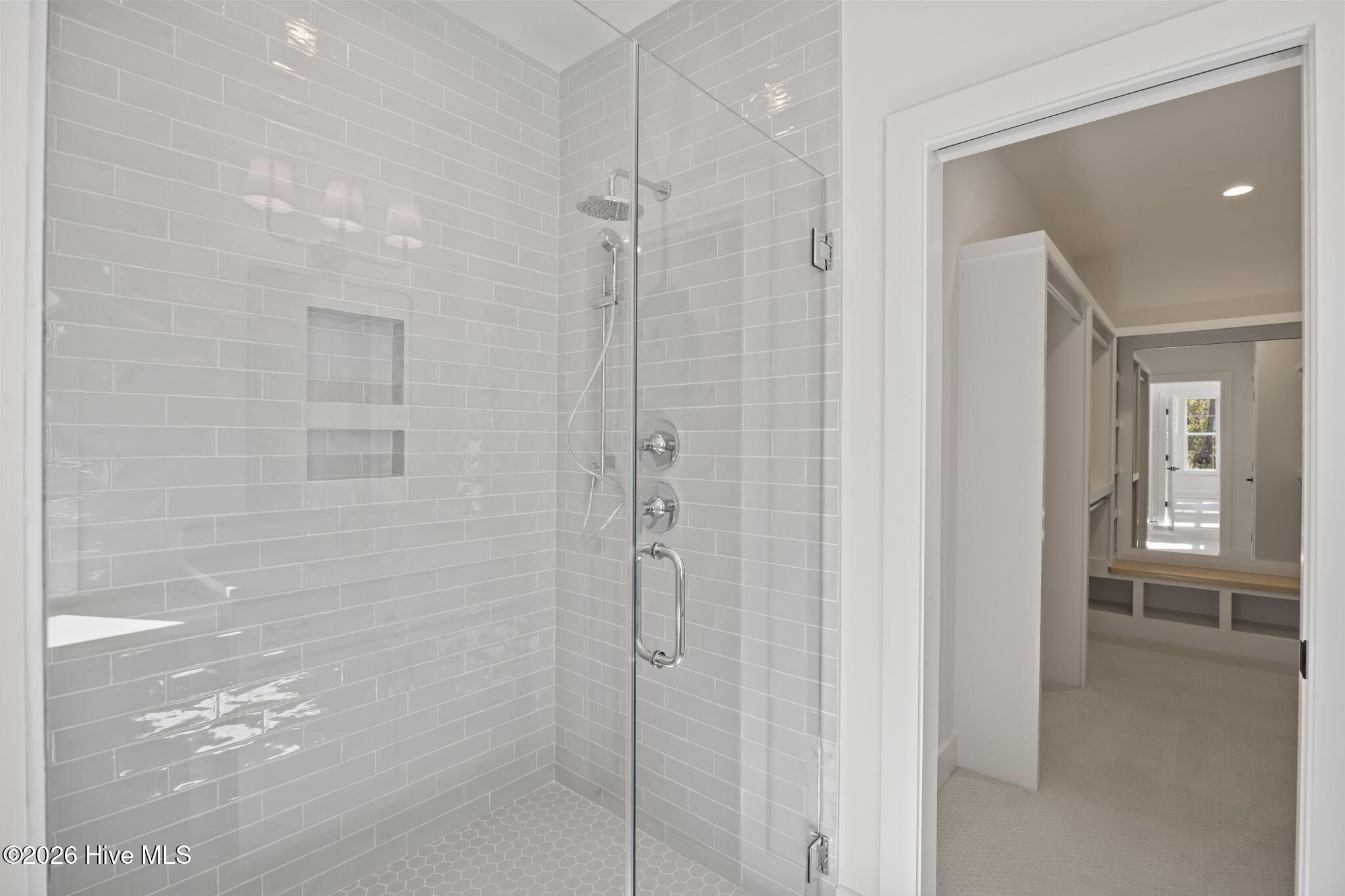 100559098 | Photo 24