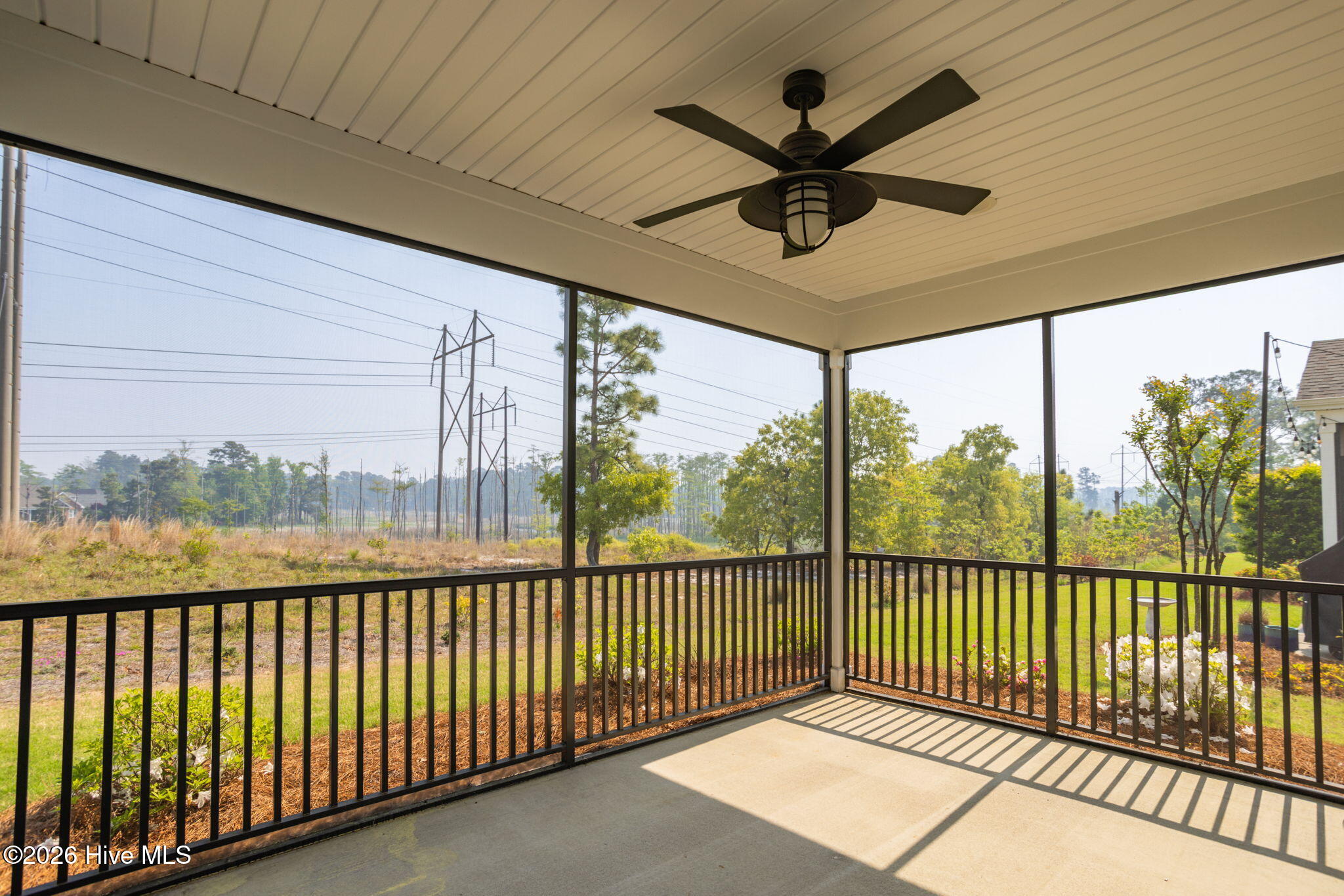 100567732 | Photo 26