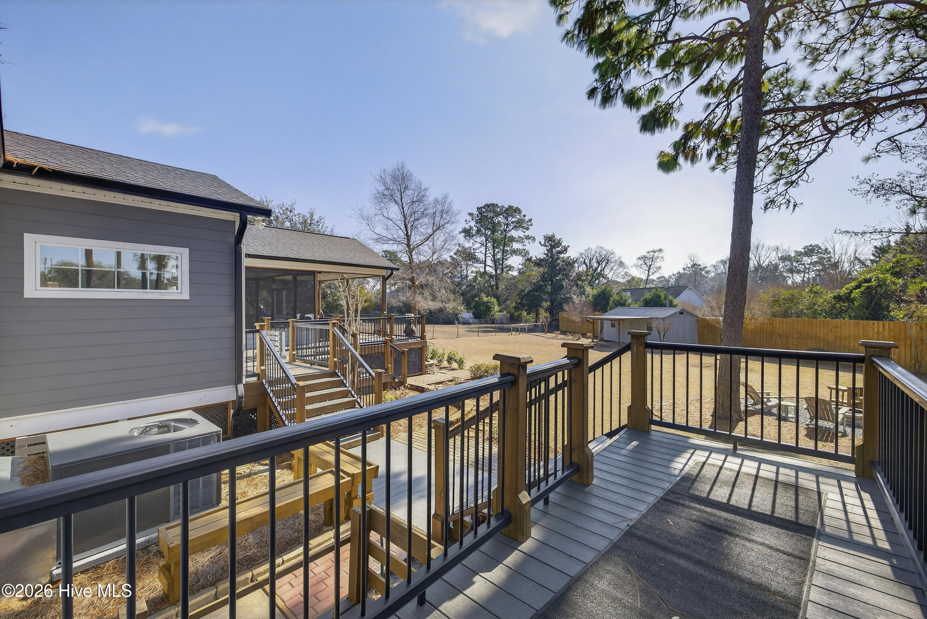 100553649 | Photo 38