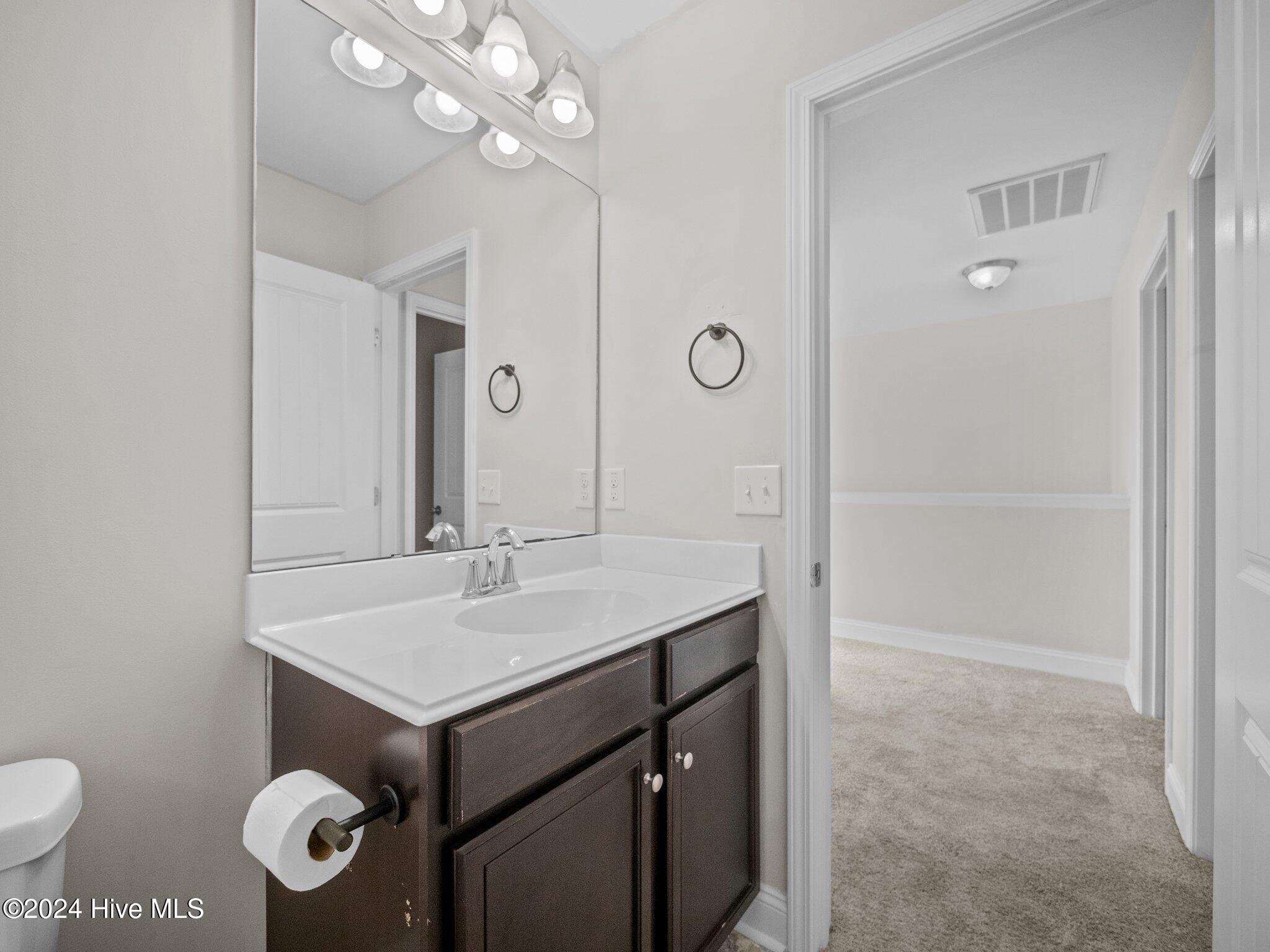 100567812 | Photo 21