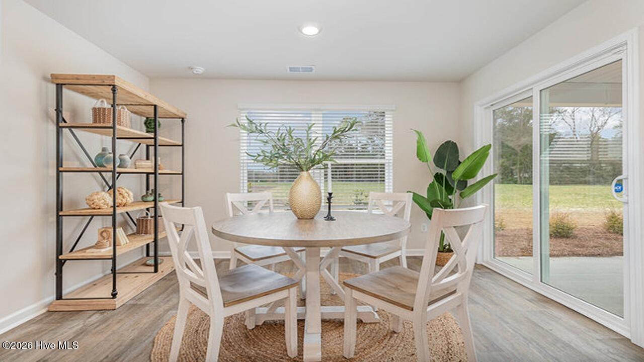 100557348 | Photo 12