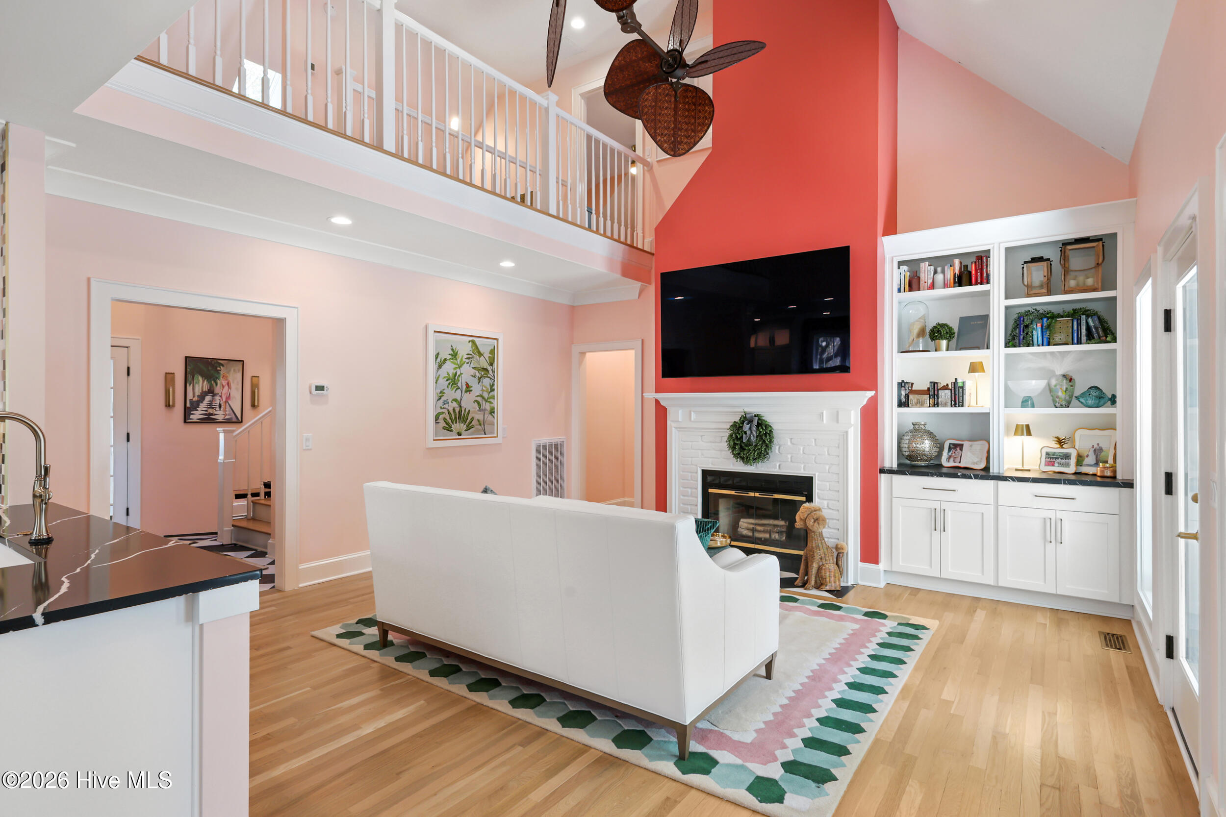 100562808 | Photo 10