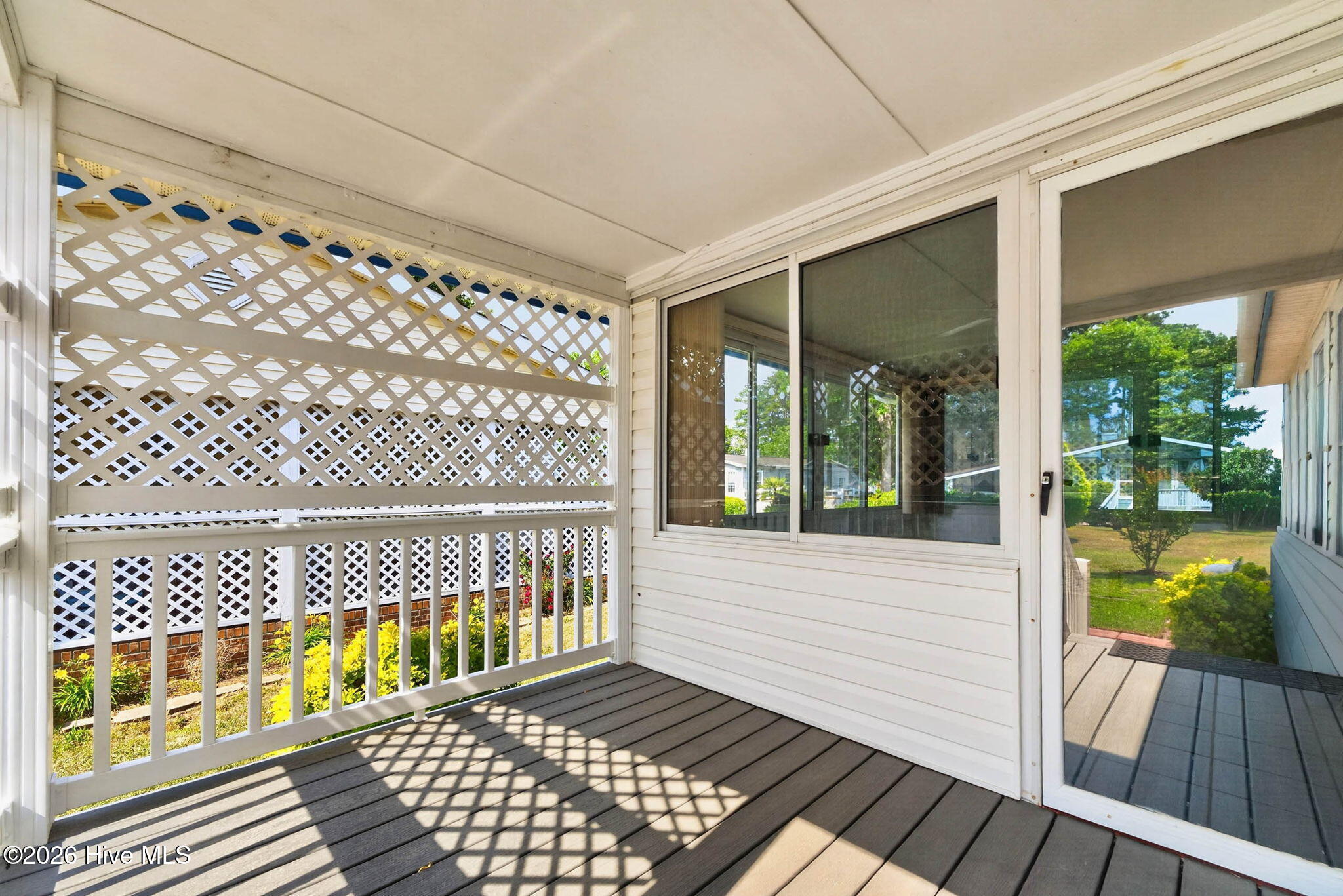 100569614 | Photo 33