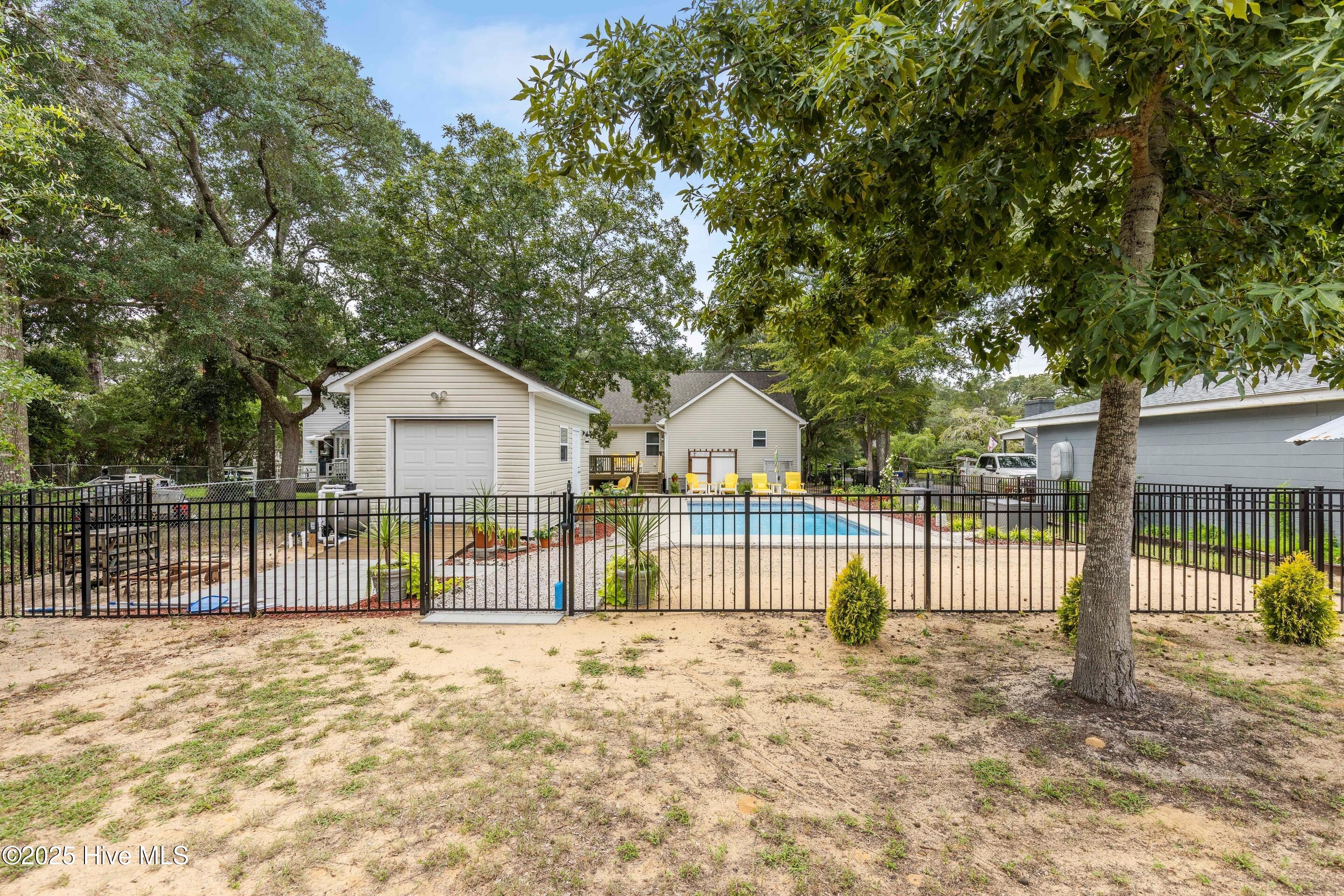 100553447 | Photo 56