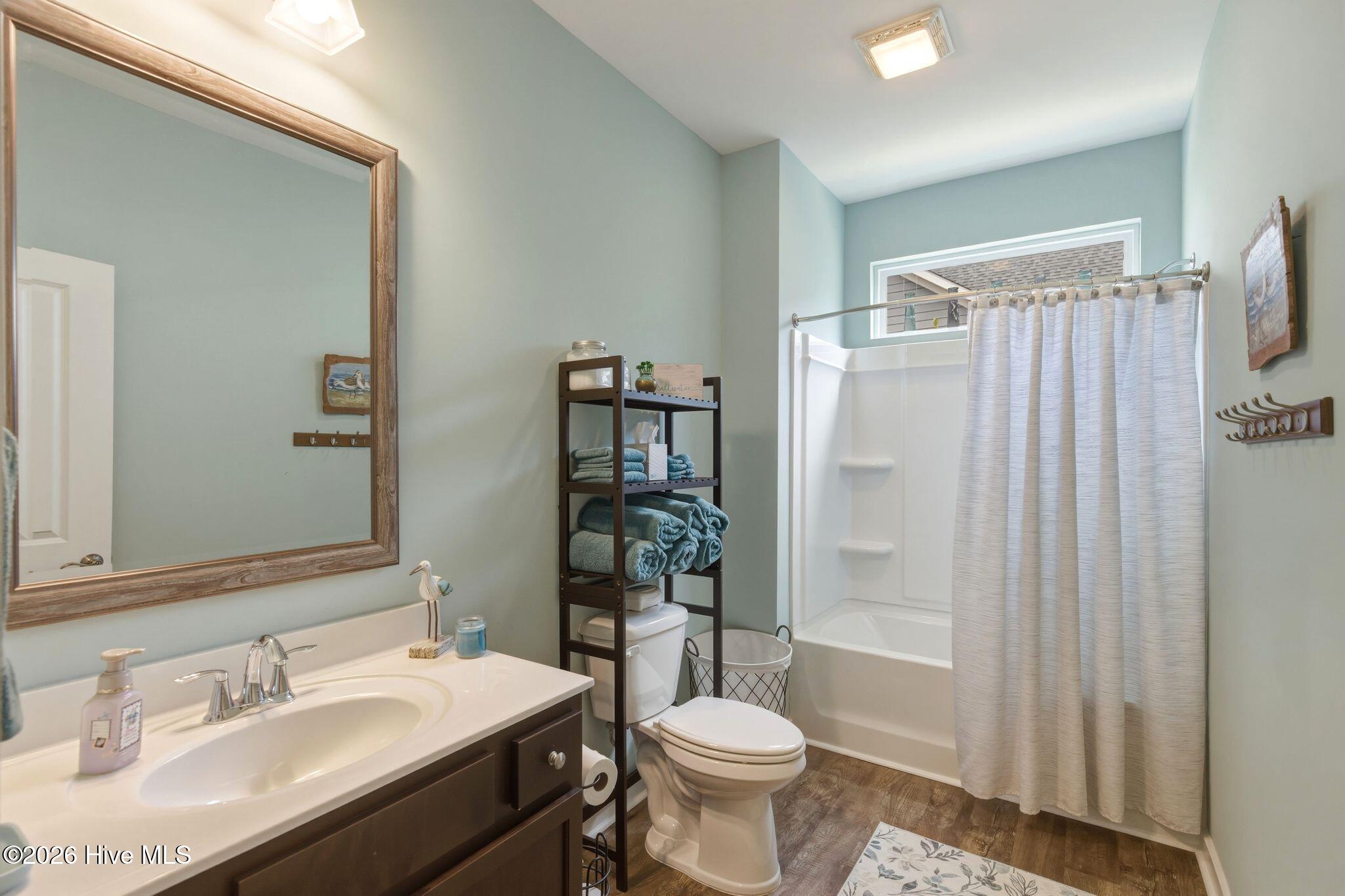 100560702 | Photo 61