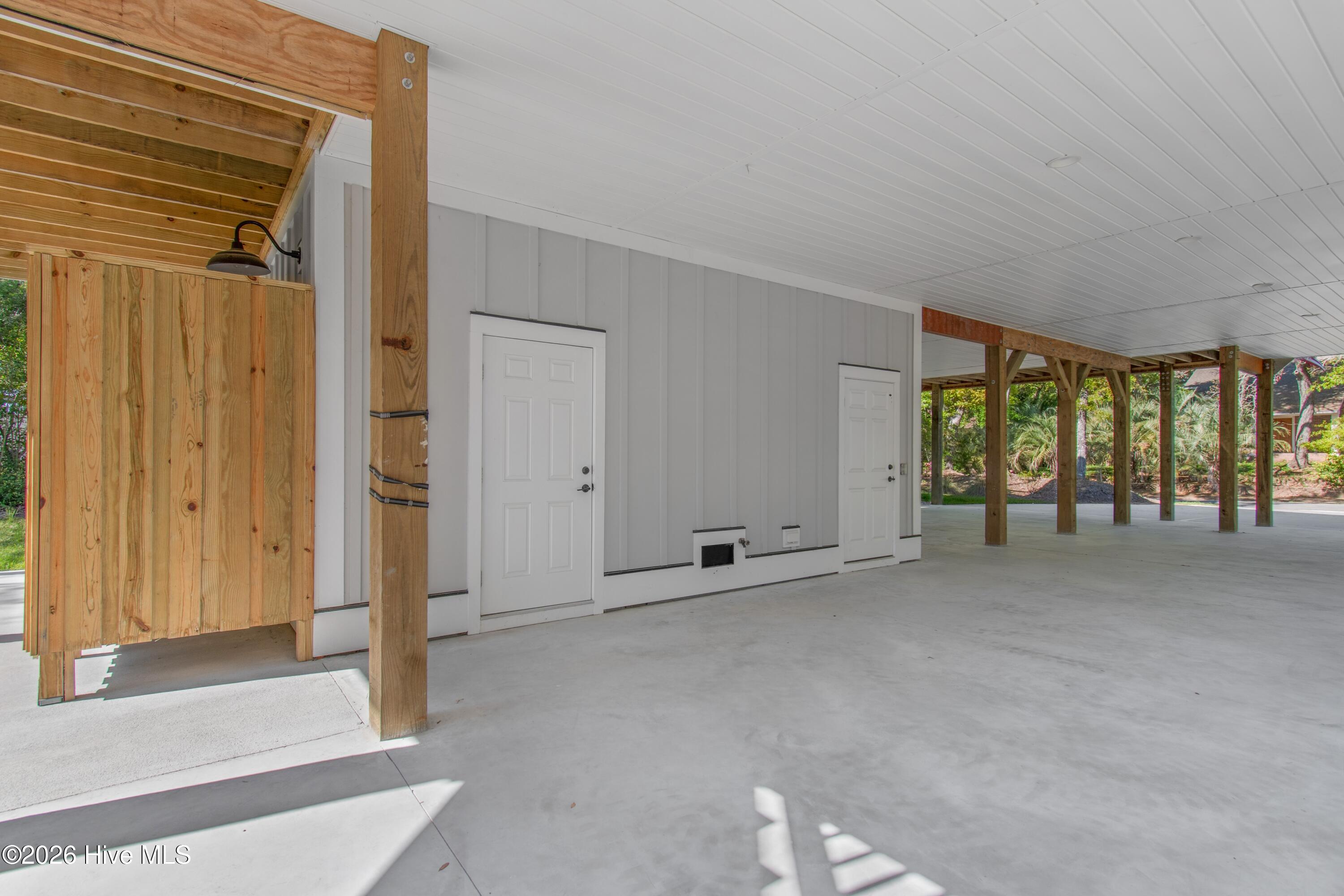 100567576 | Photo 42