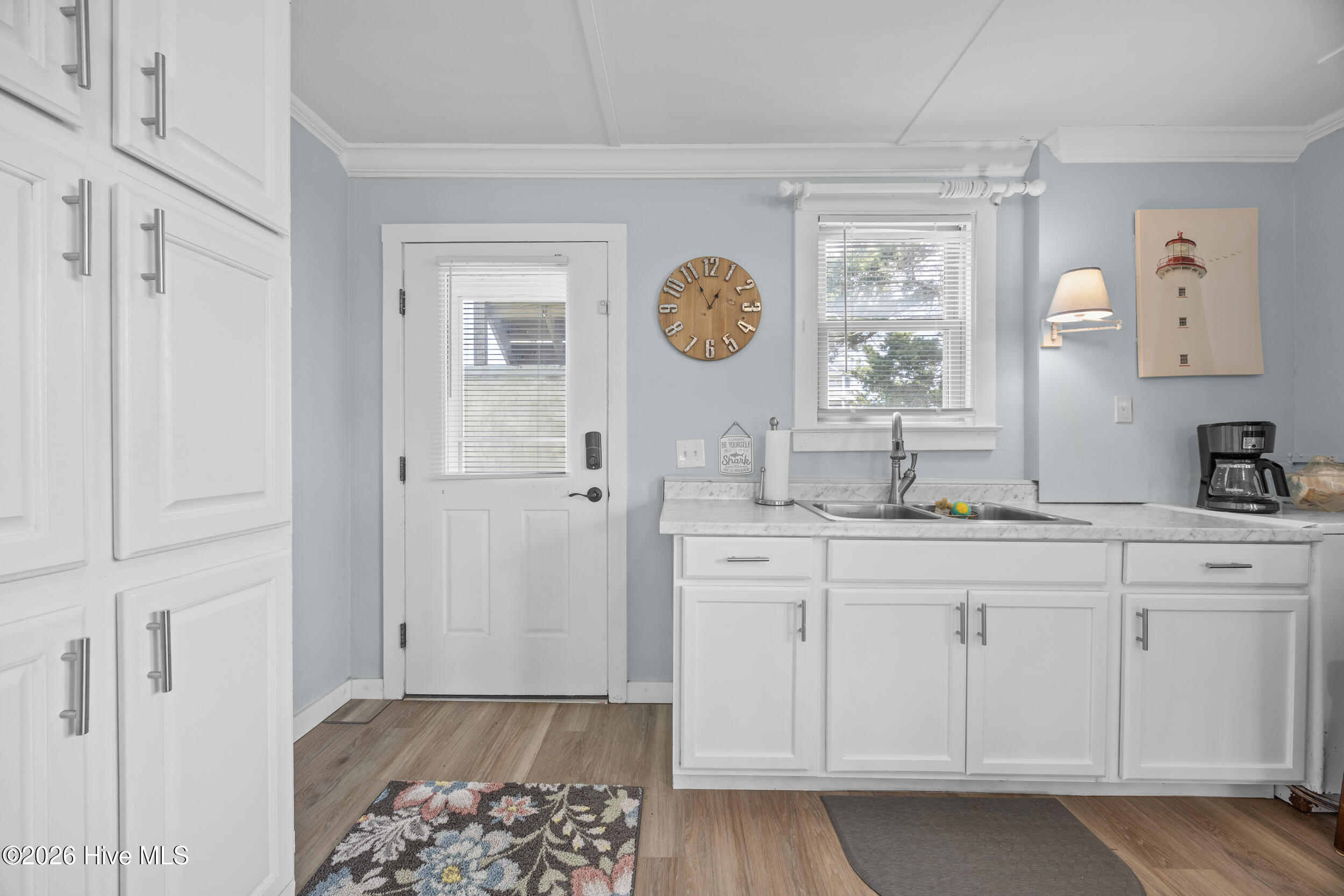 100563115 | Photo 10