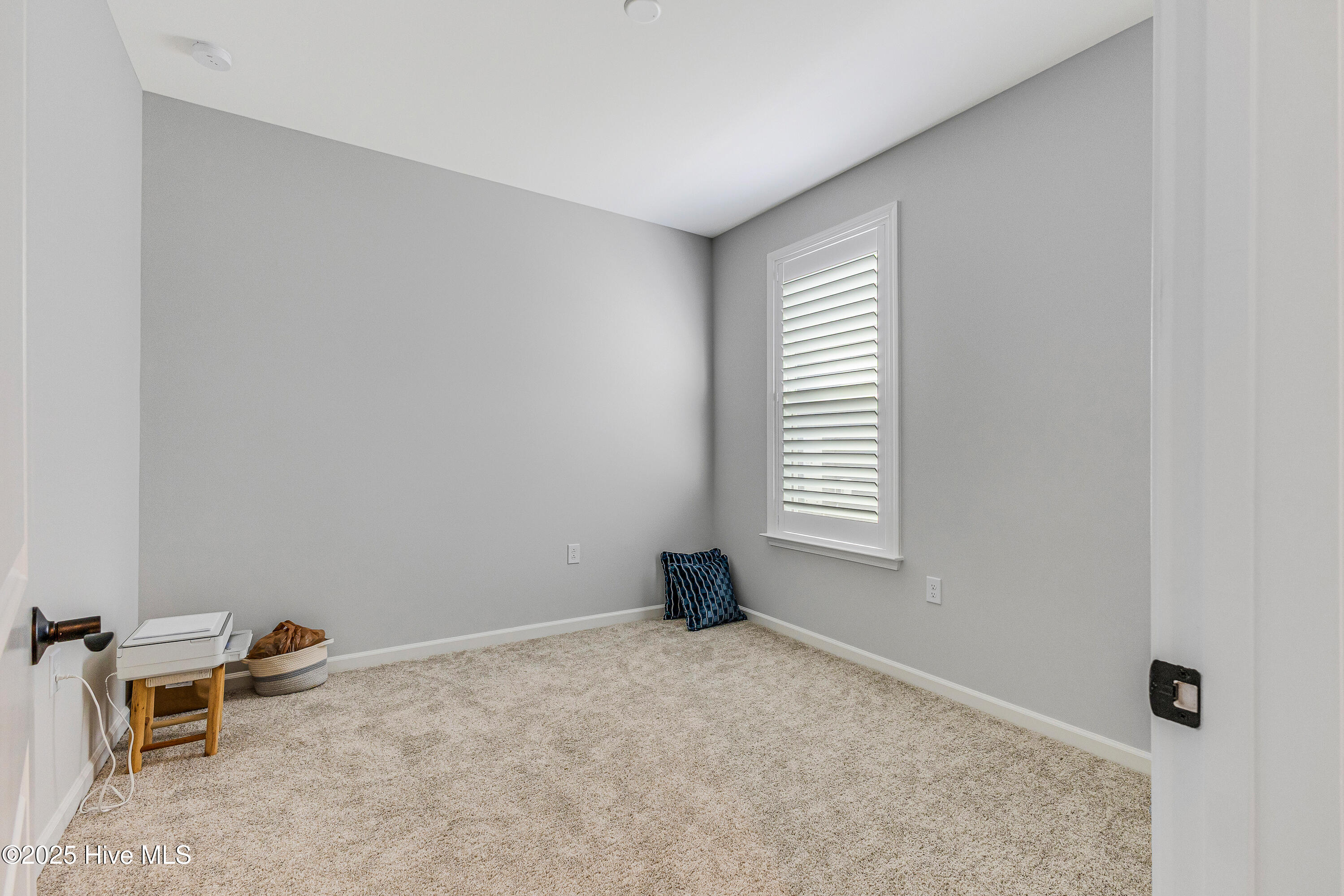 100543075 | Photo 12