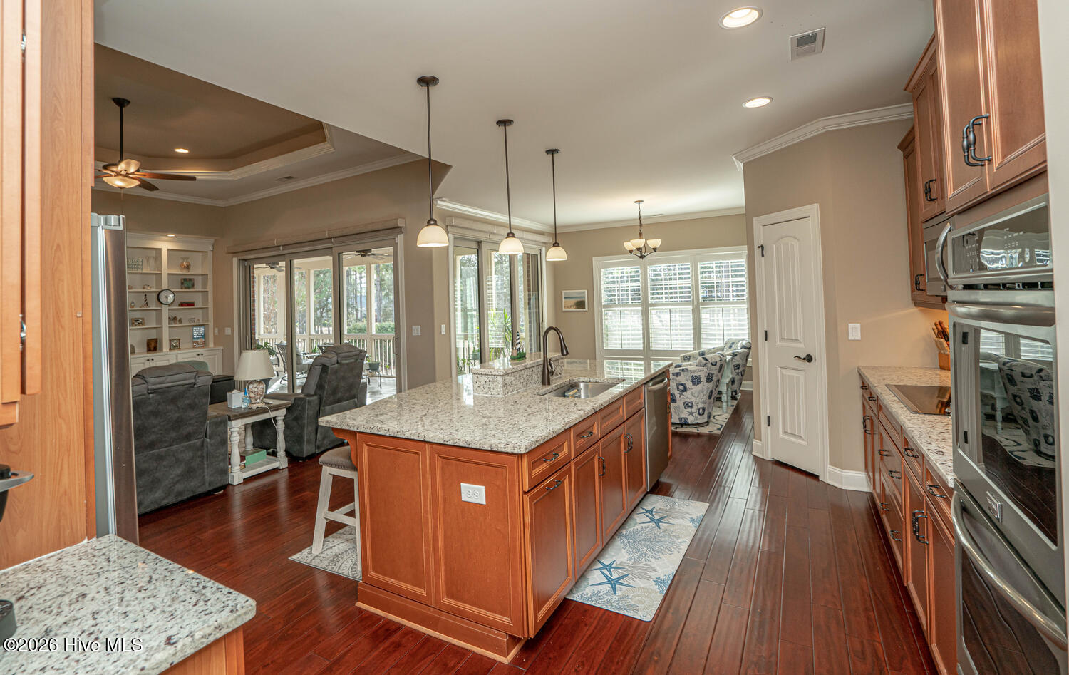 100552025 | Photo 25