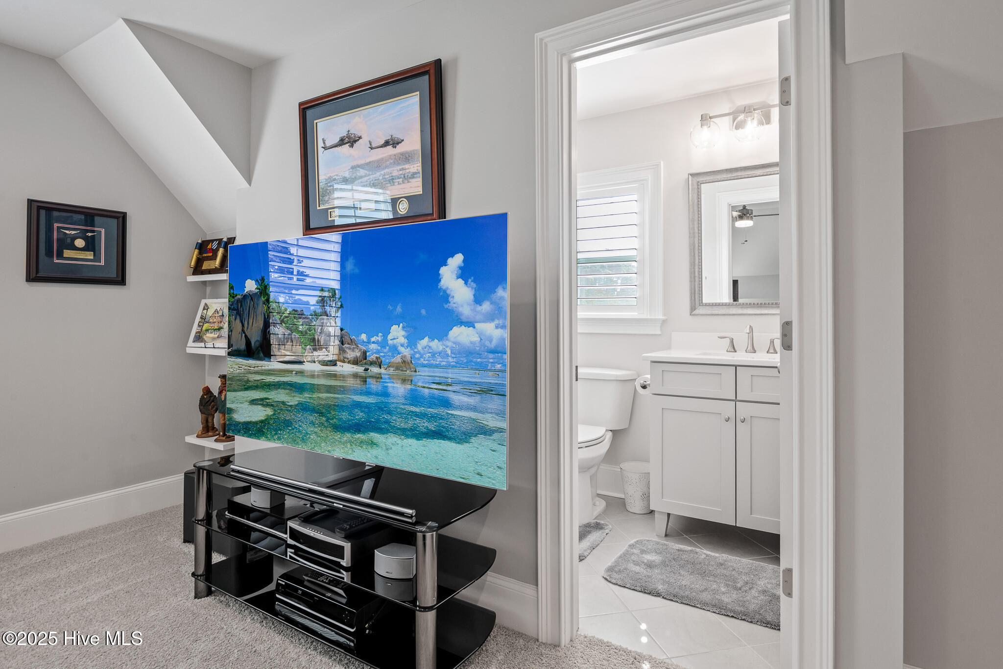 100526725 | Photo 37