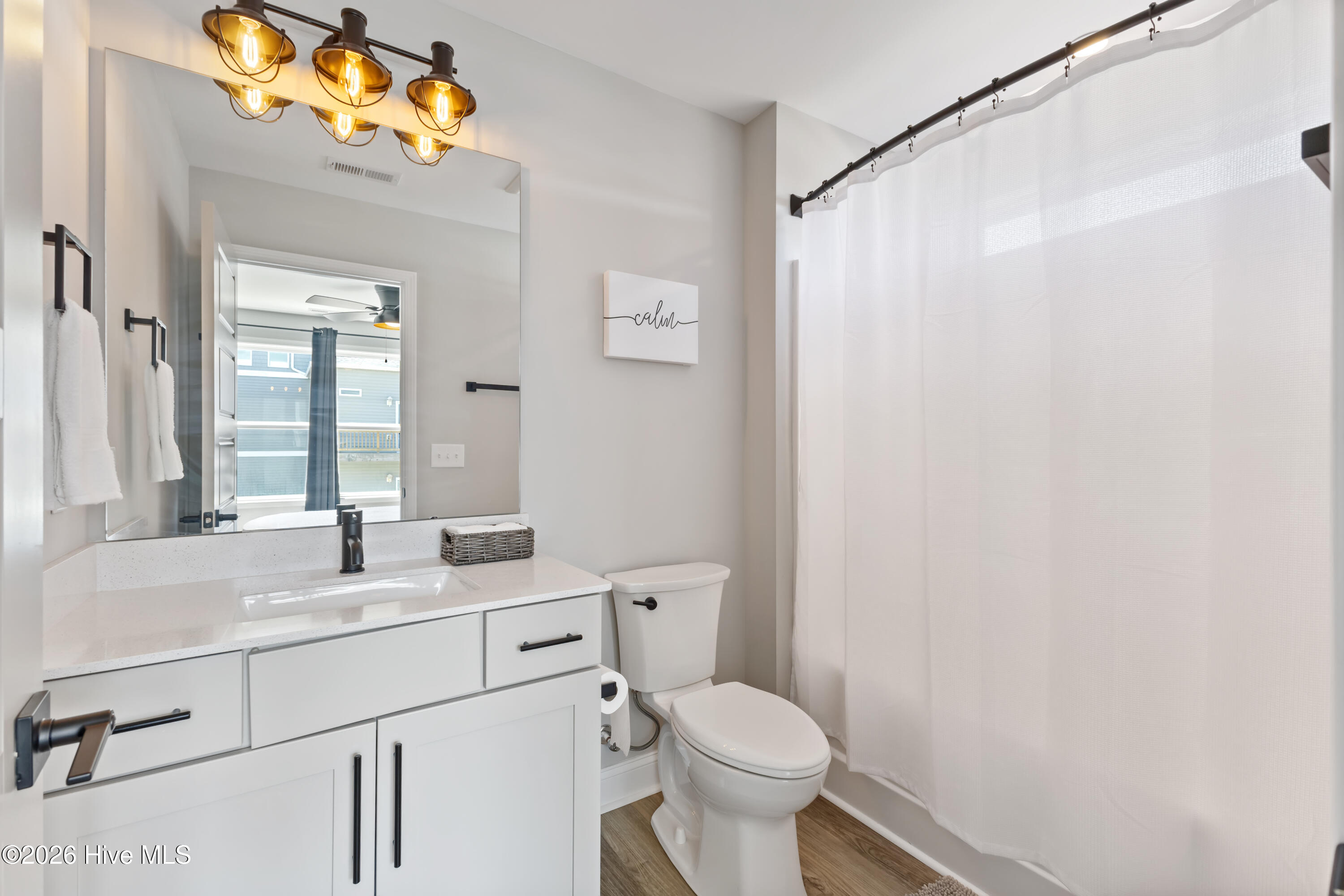 100564828 | Photo 27