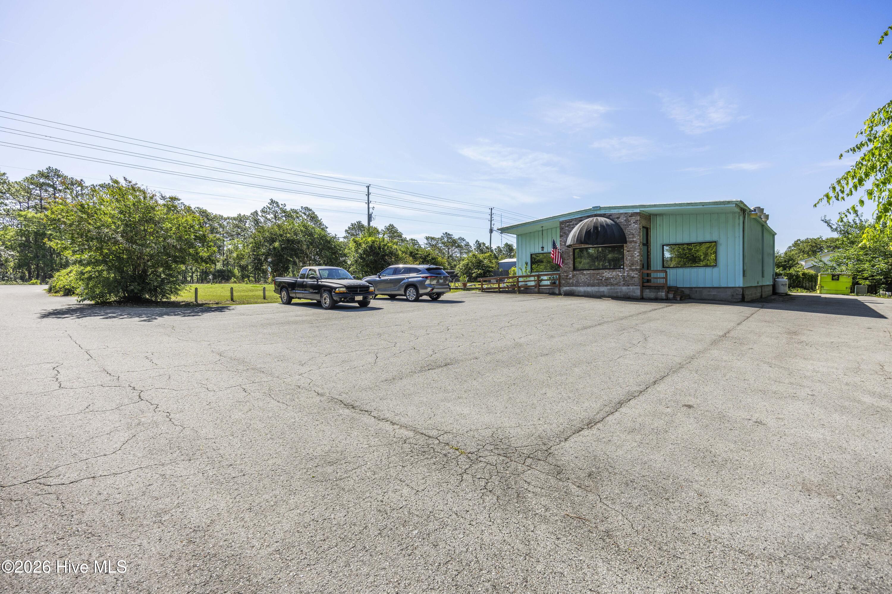 100581310 | Photo 48