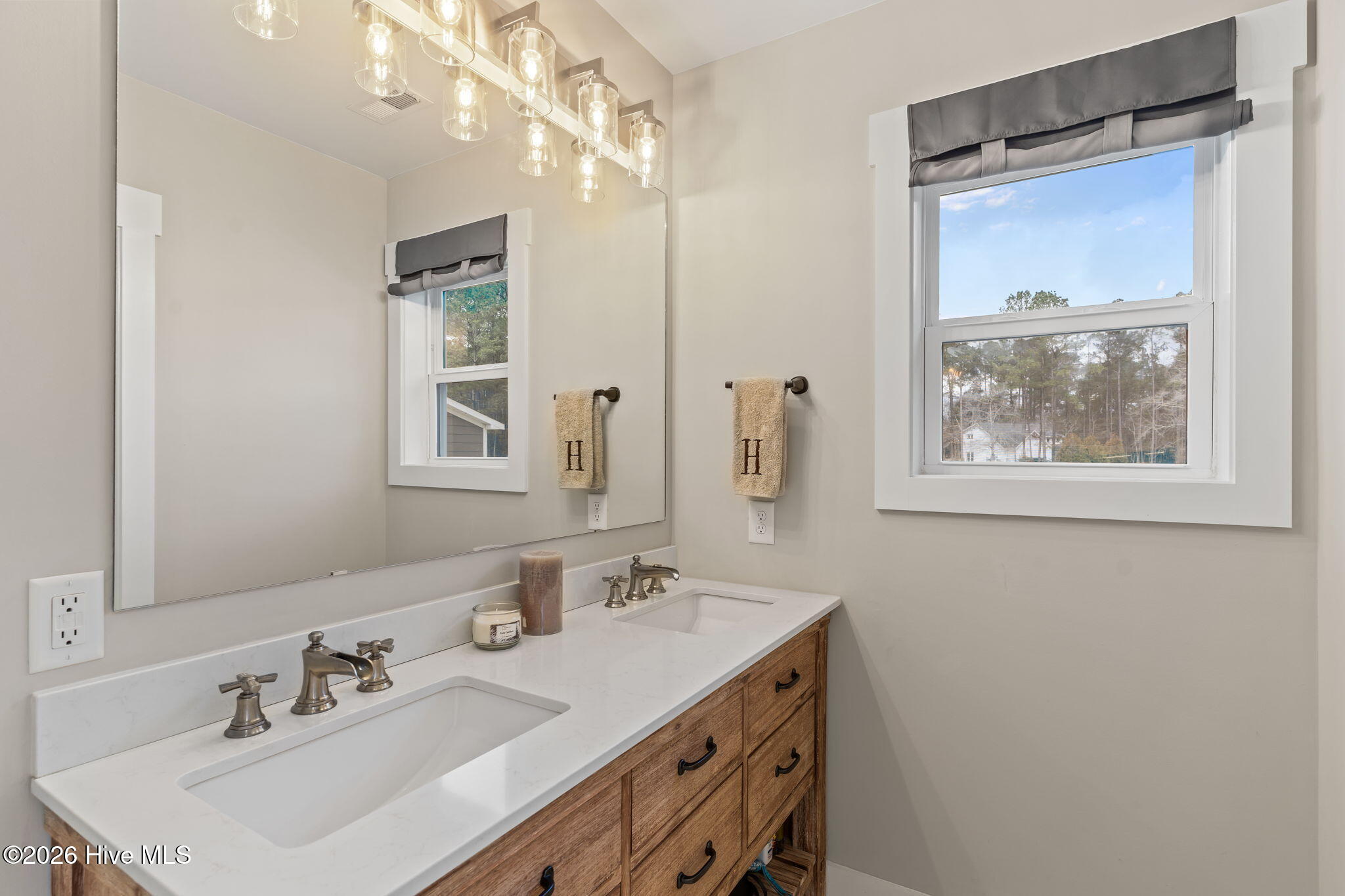 100559500 | Photo 23